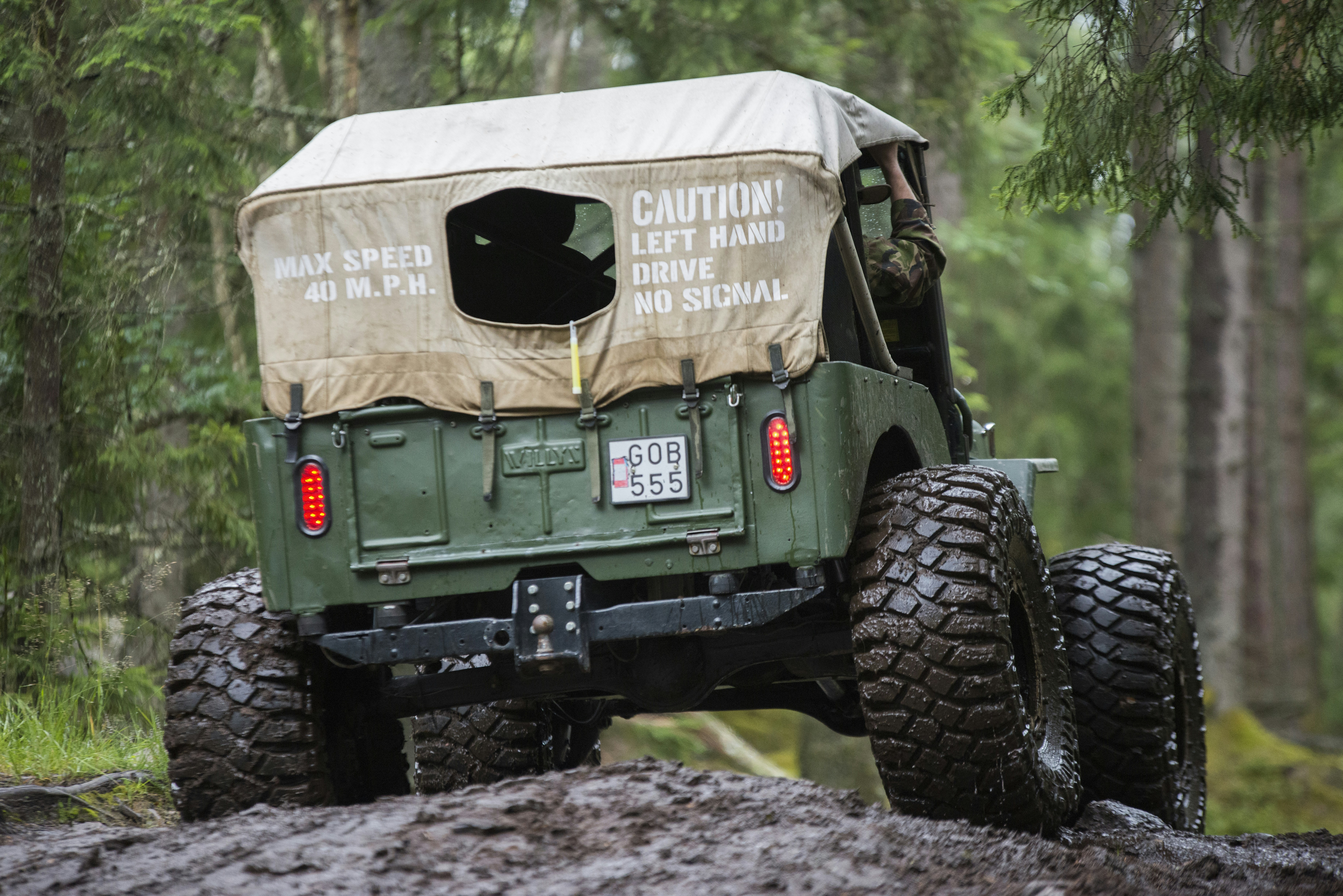 A Importância da Capacitação na Condução de Veículos 4×4 para Trabalhadores