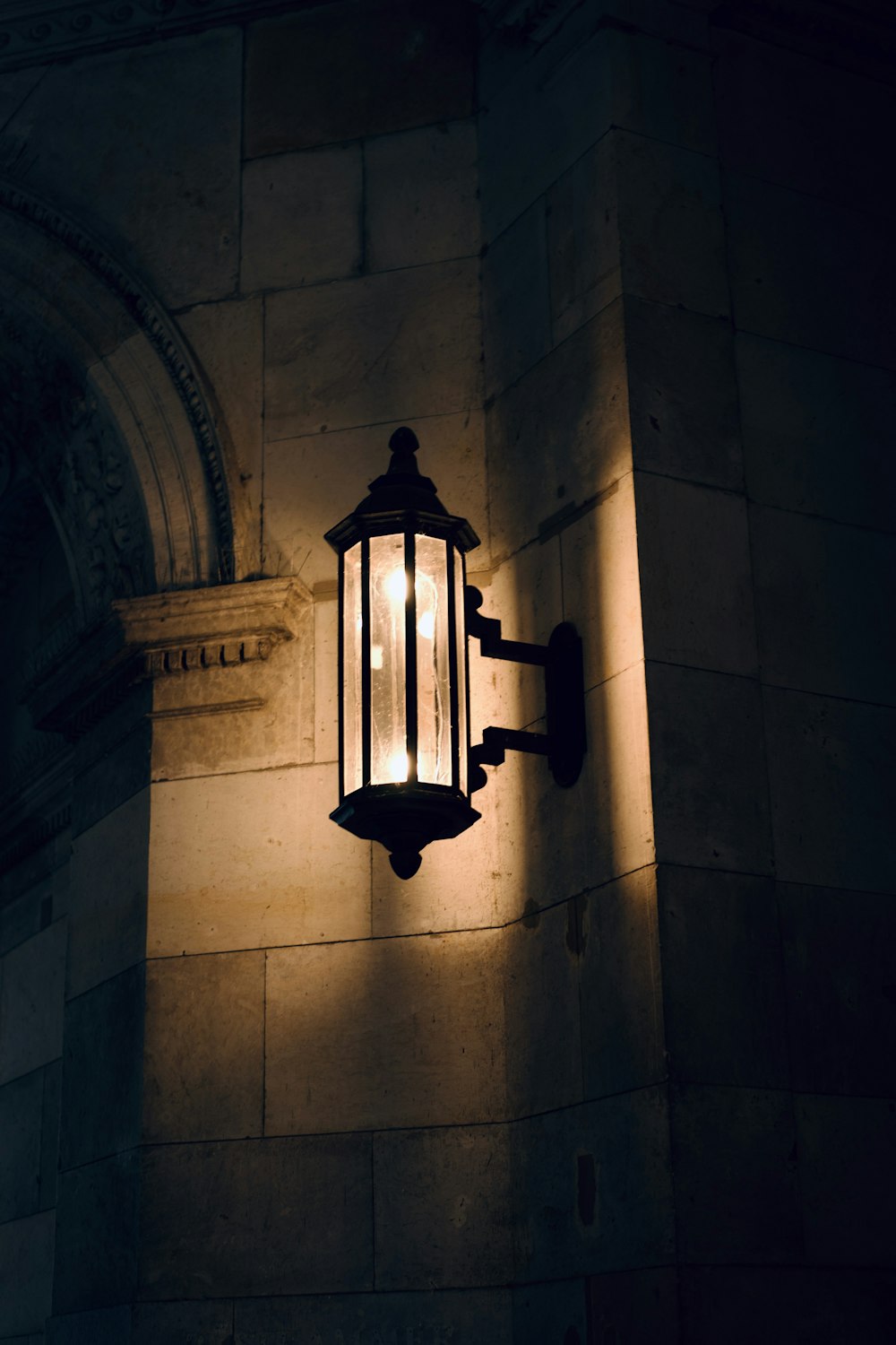 a light that is on the side of a building