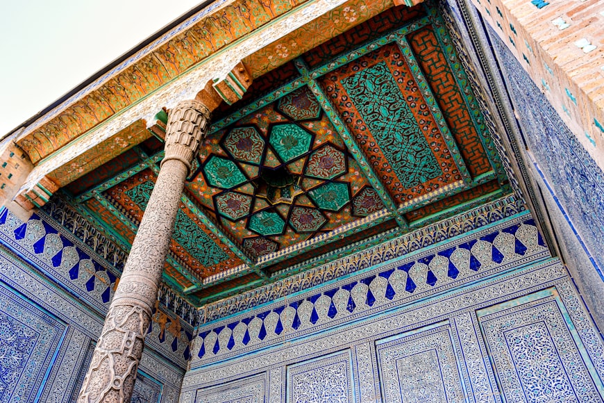 Le splendide decorazioni della Juma Mosque