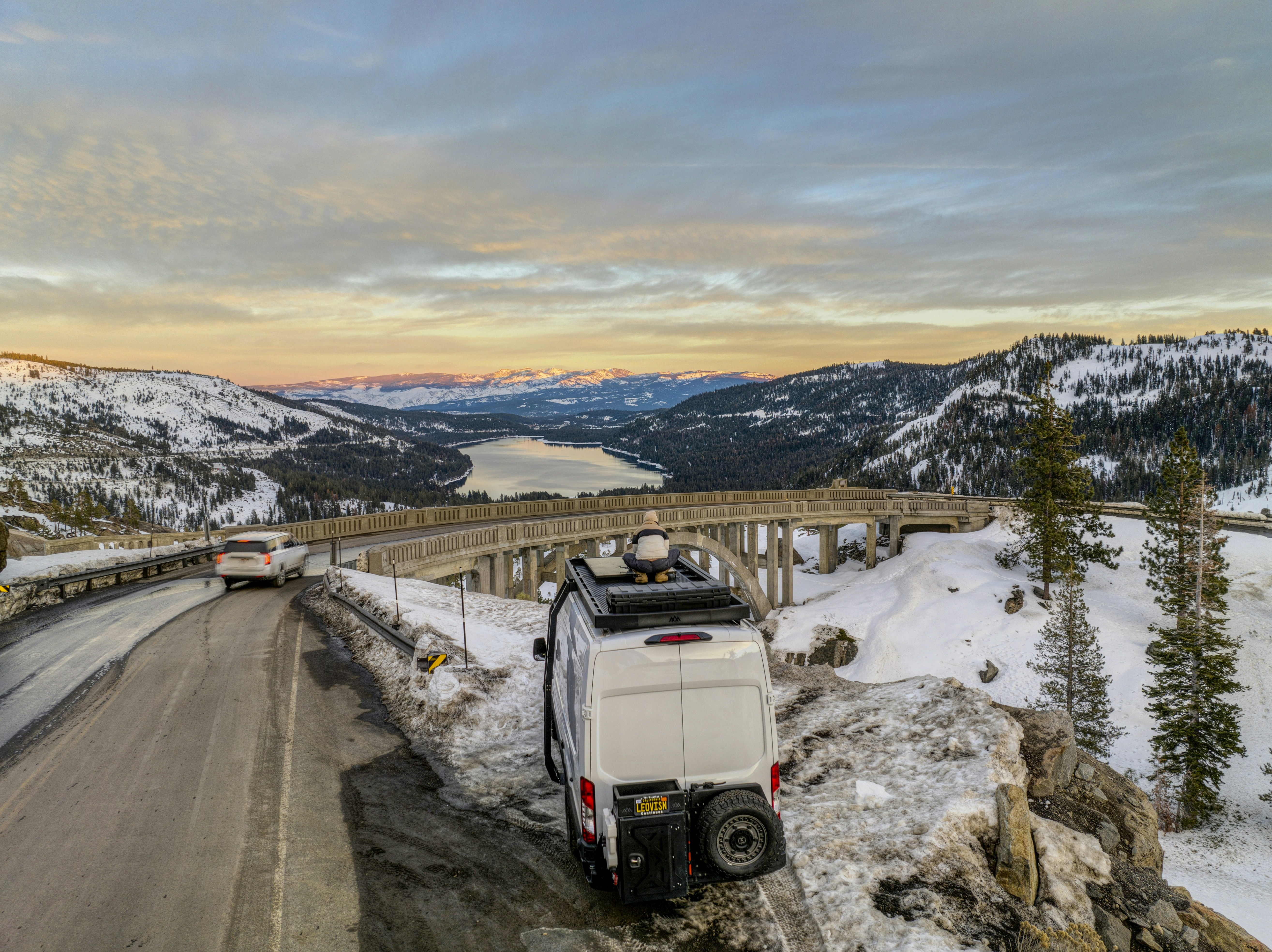 6 Ways to Handle Steep Hills with a Hydraulic Mixer Truck