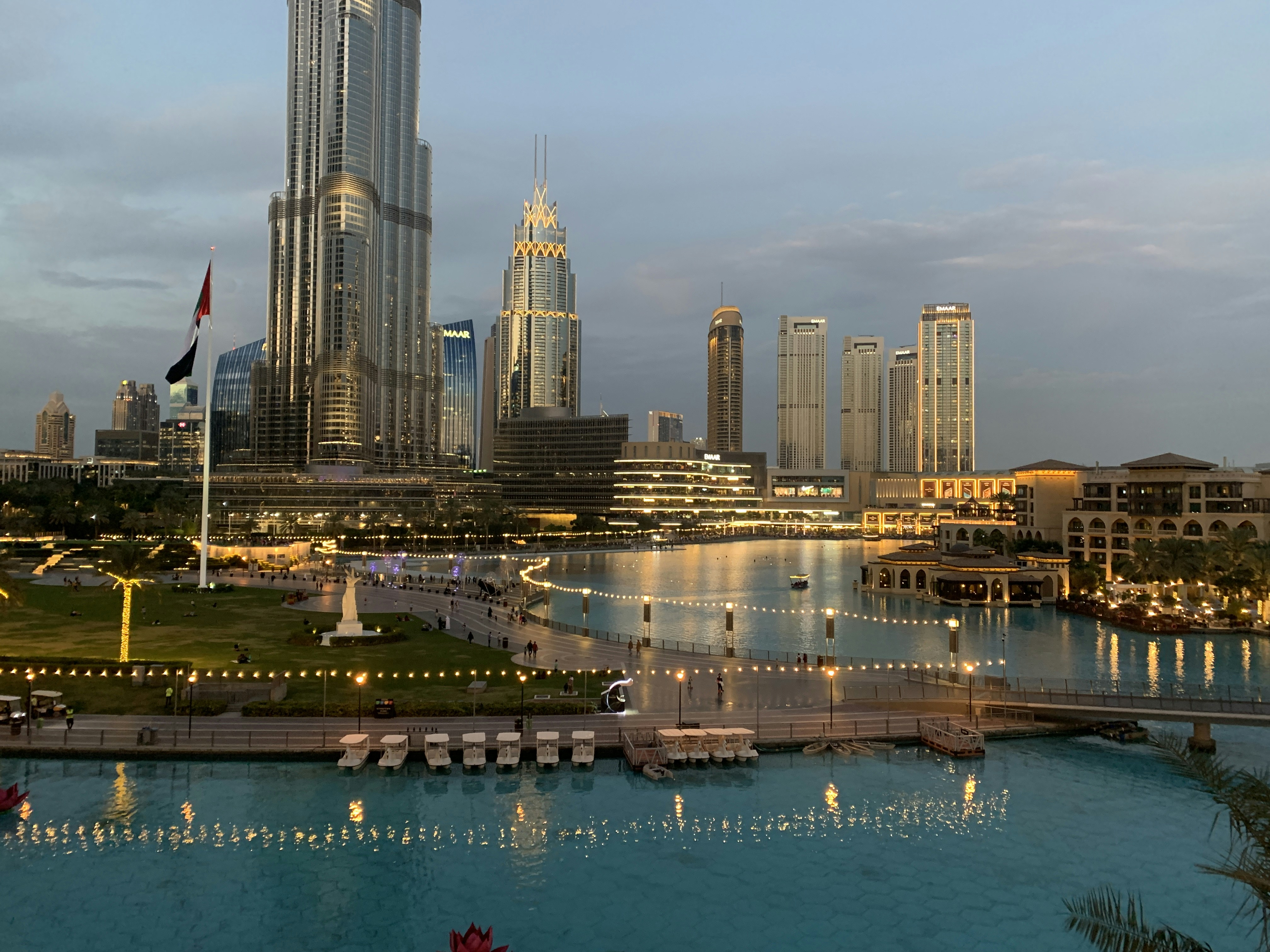 Obala Dubai Marina ob mraku