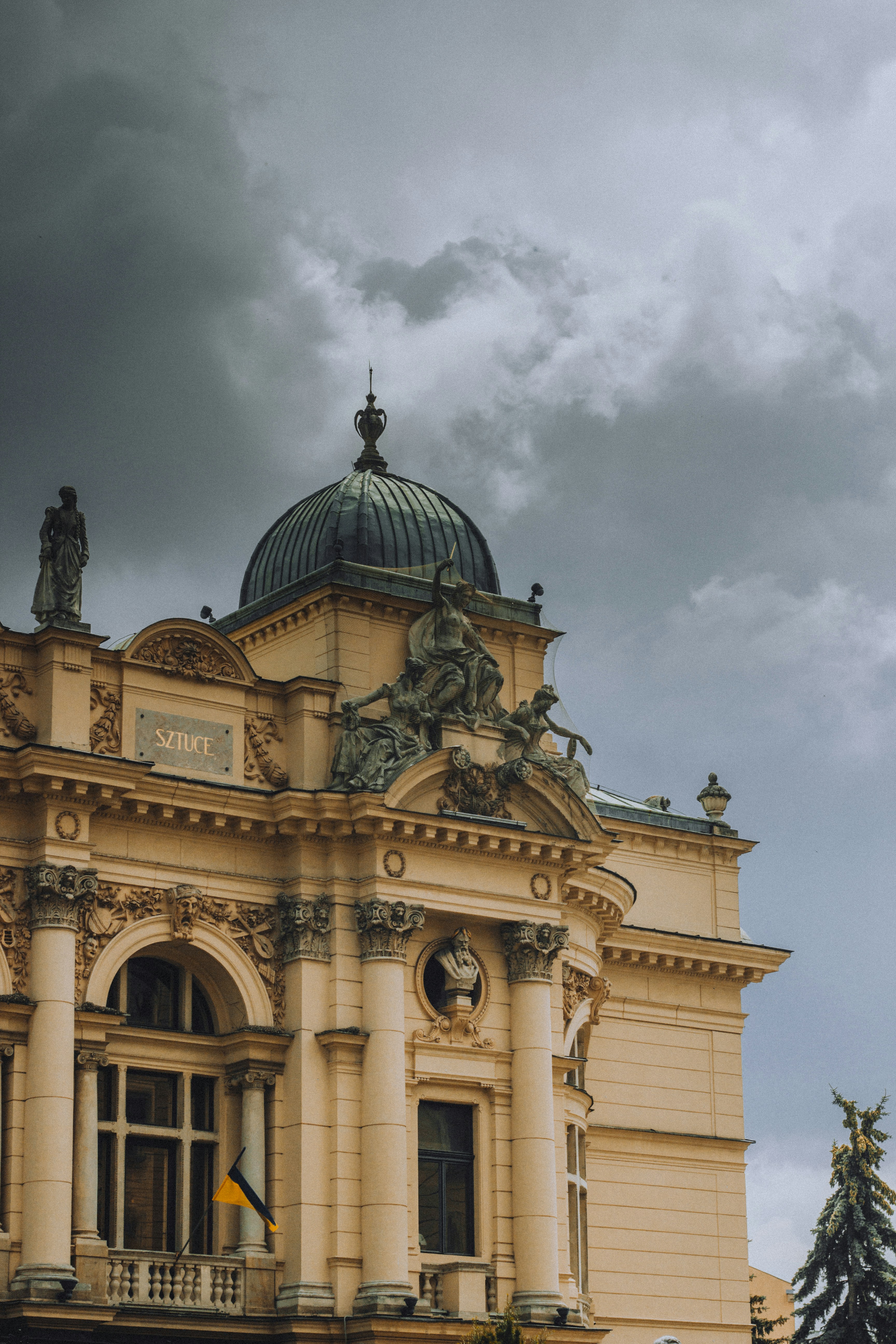 Photo by iamfrancismorgan