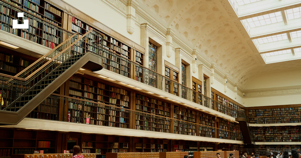 Full Length Library A large library filled with lots of books photo – Free State library of ...