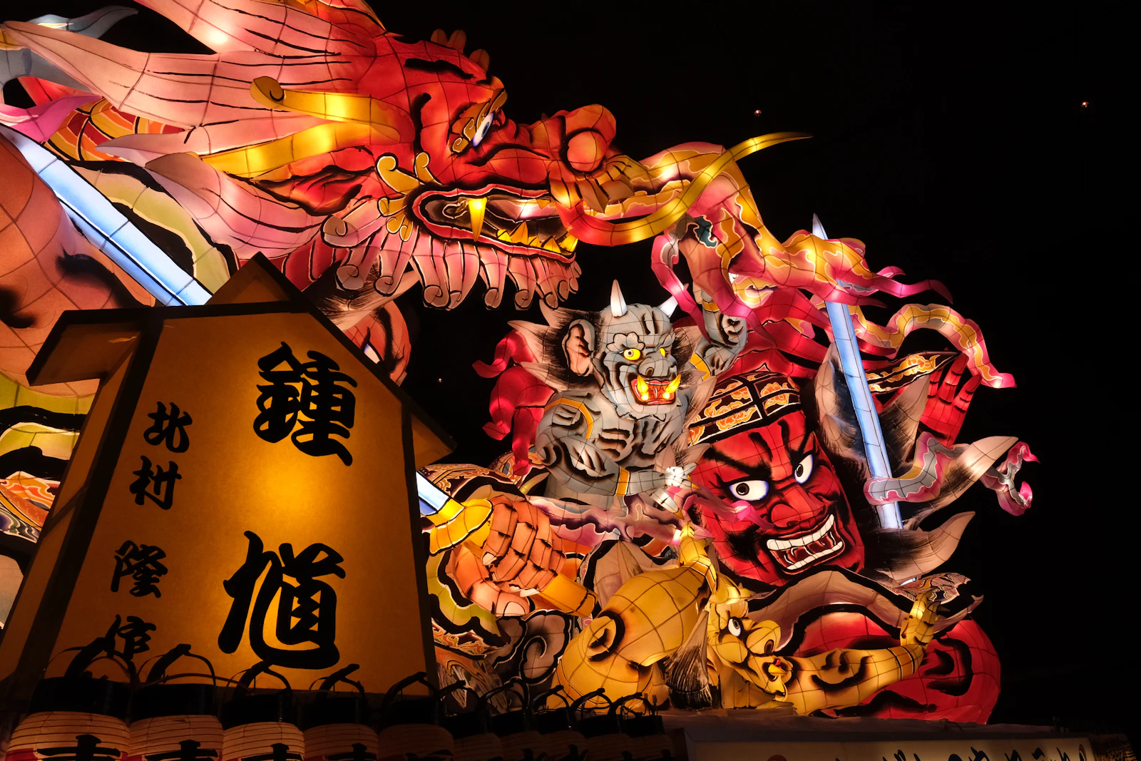 【2026年】お盆・8月の国内一人旅おすすめ完全ガイド｜混雑回避・穴場スポット・費用まとめ