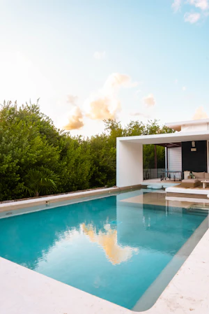 Villa bahçe ve havuz