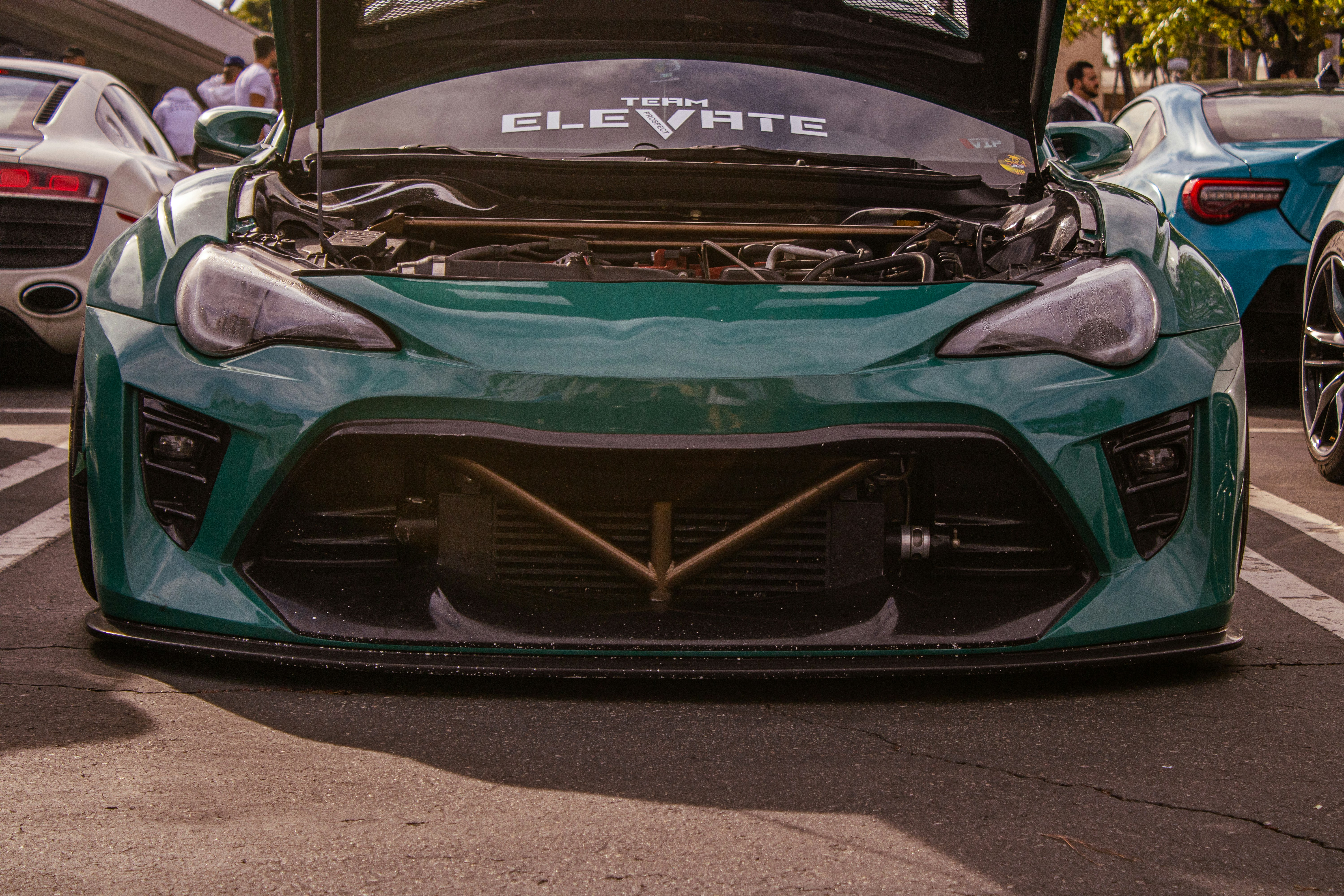 Revolutionizing Urban Mobility: How EVs & Smart Tech Drive Sustainable Growth