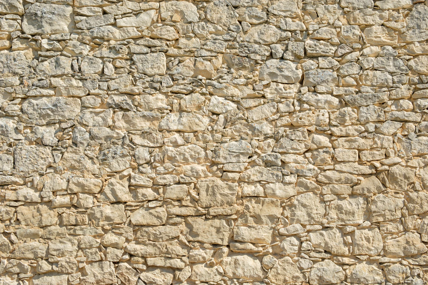 Un mur de soutènement, banc intégré