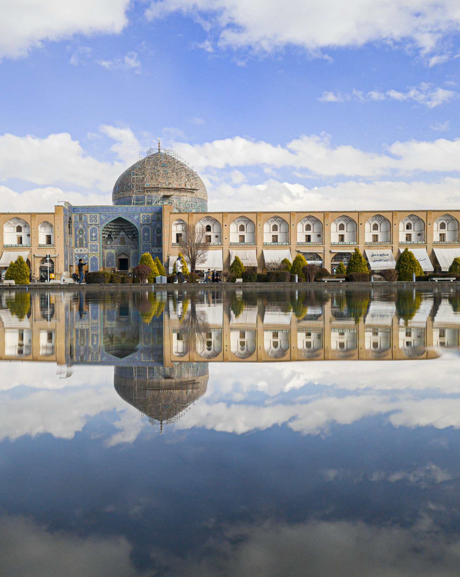 بازتاب مسجد شیخ لطف‌الله در میدان نقش جهان