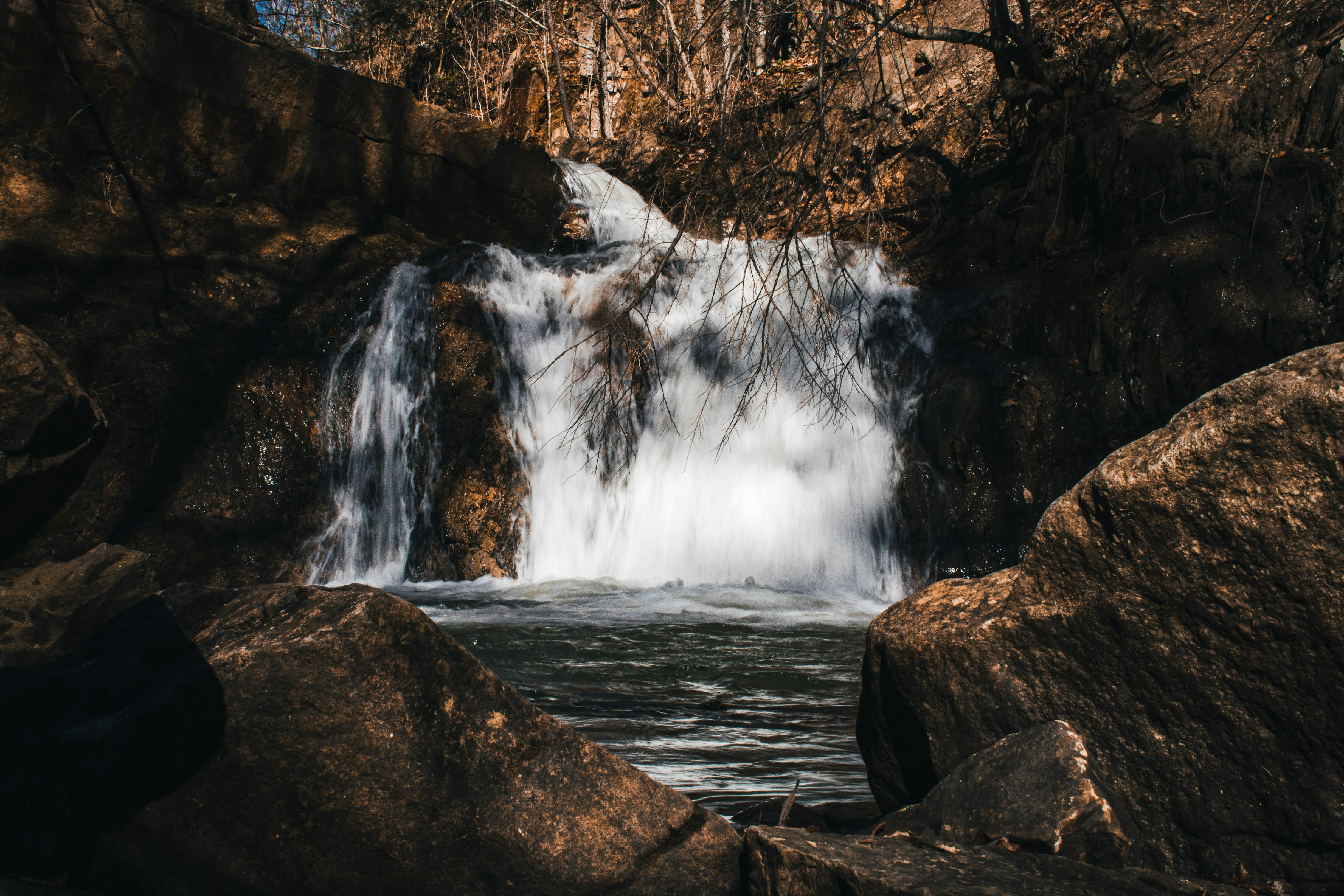 river rock wallpaper, wallpaper, Fossil Hunting in River Beds: A Complete Guide 5