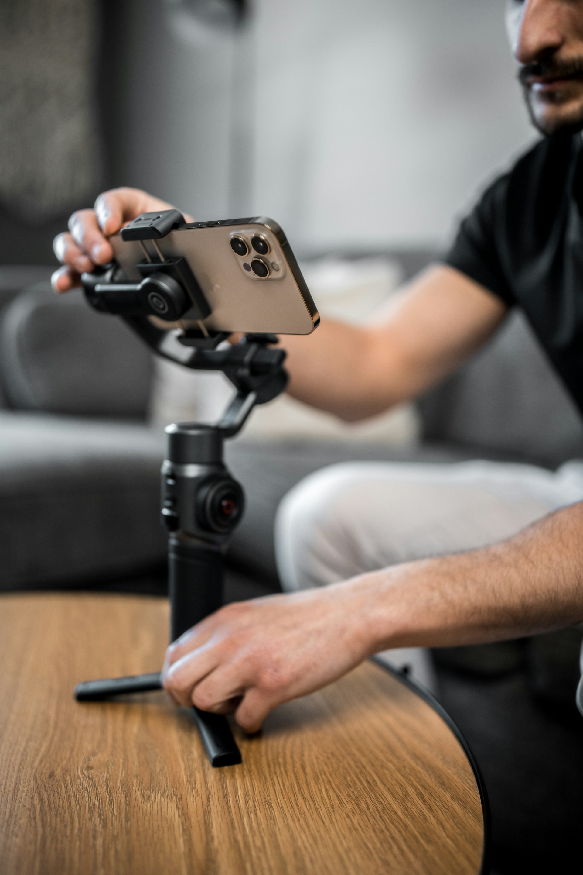 gray computer monitor