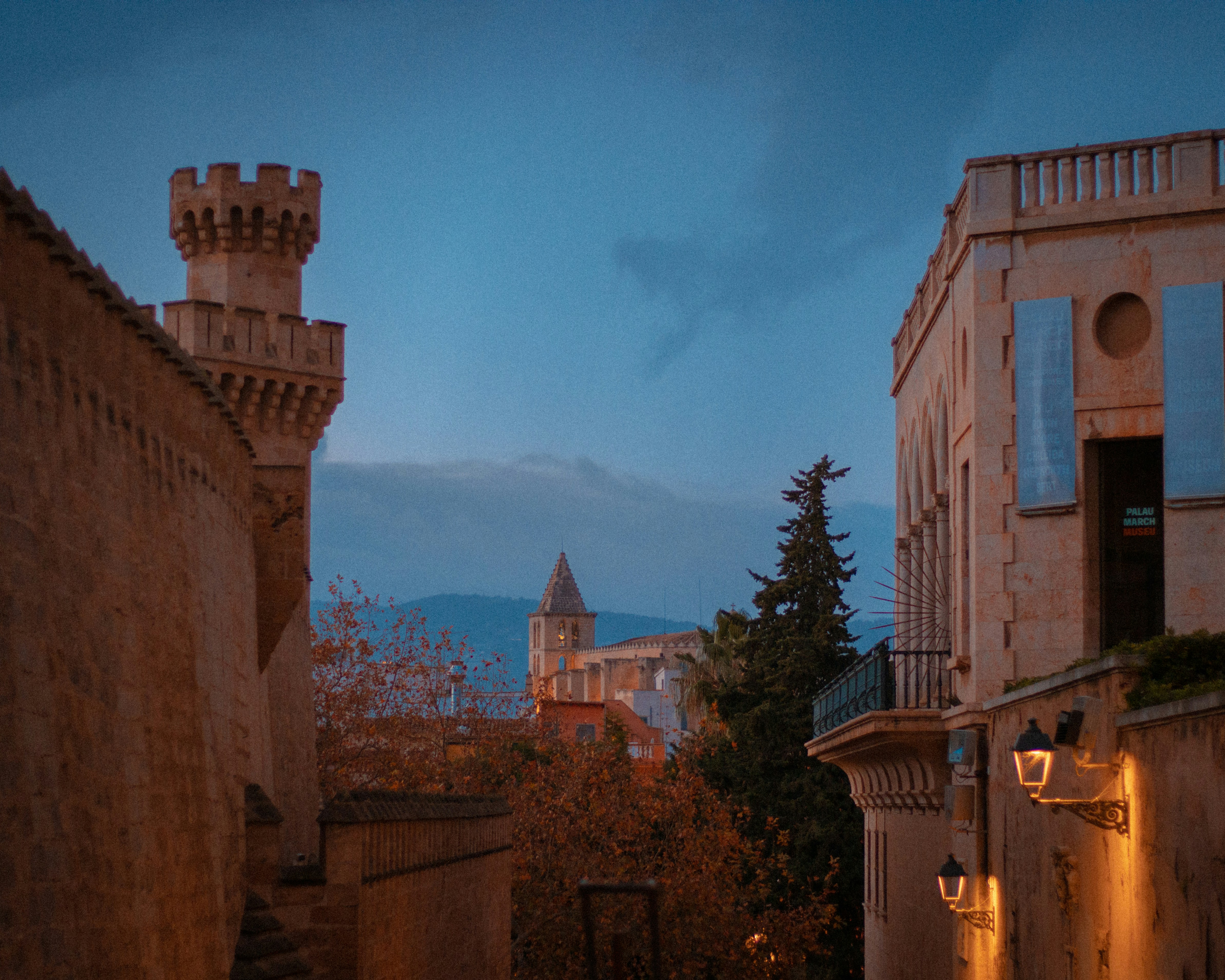 阿尔穆戴纳王宫