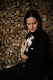 Firefighters from Fuegovita rescuing a kitten from a tree in Vetas, Santander