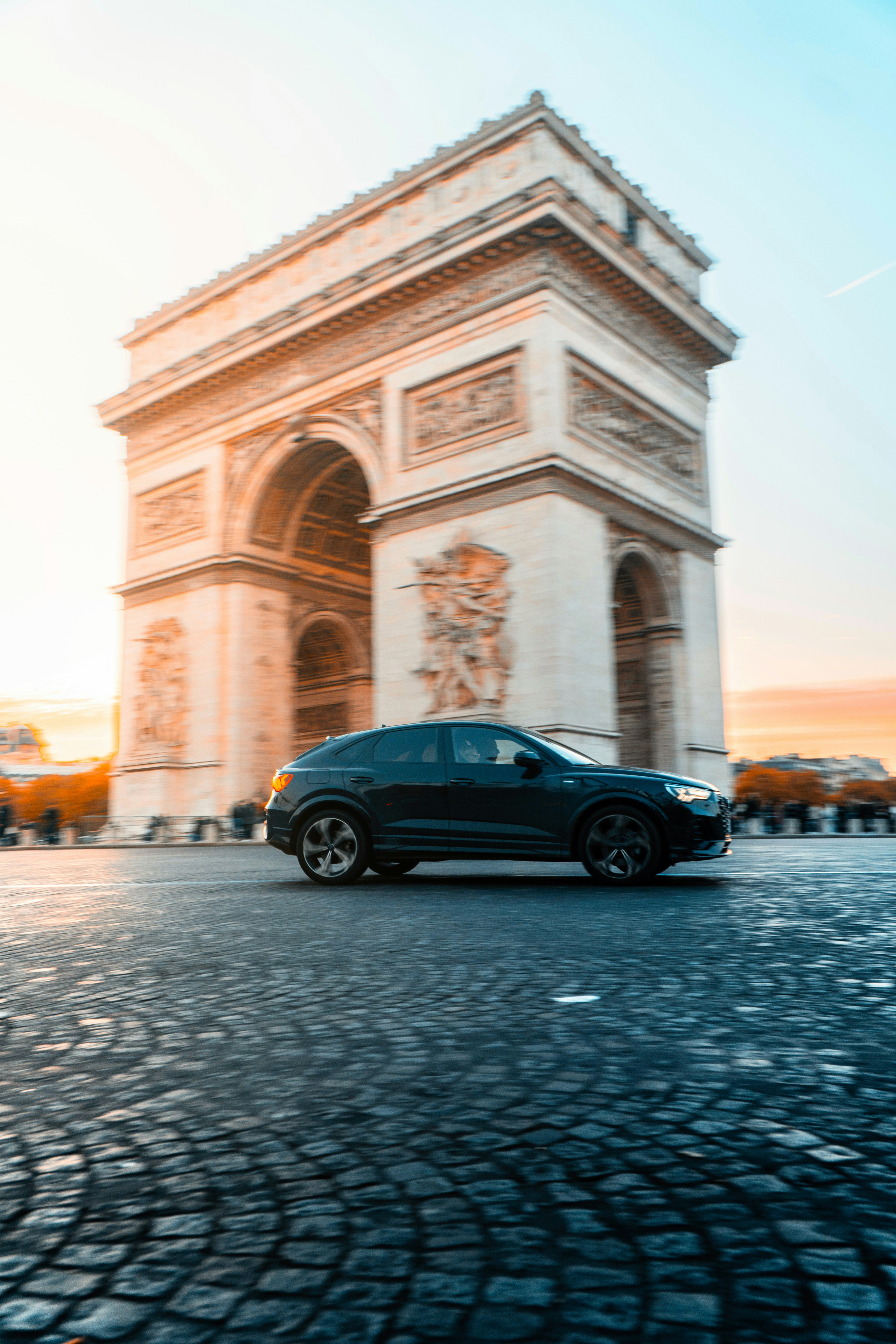 luxury suv city wallpaper, wallpaper, Land Rover Hatchback Insurance Cost: Complete Pricing Guide 6