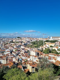 A panoramic view of a bustling city certified under CertificaMeMX standards.