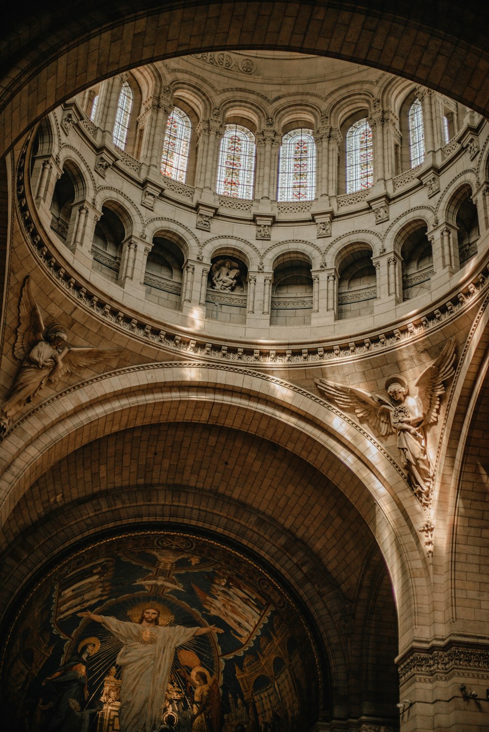 a very large building with a very high ceiling