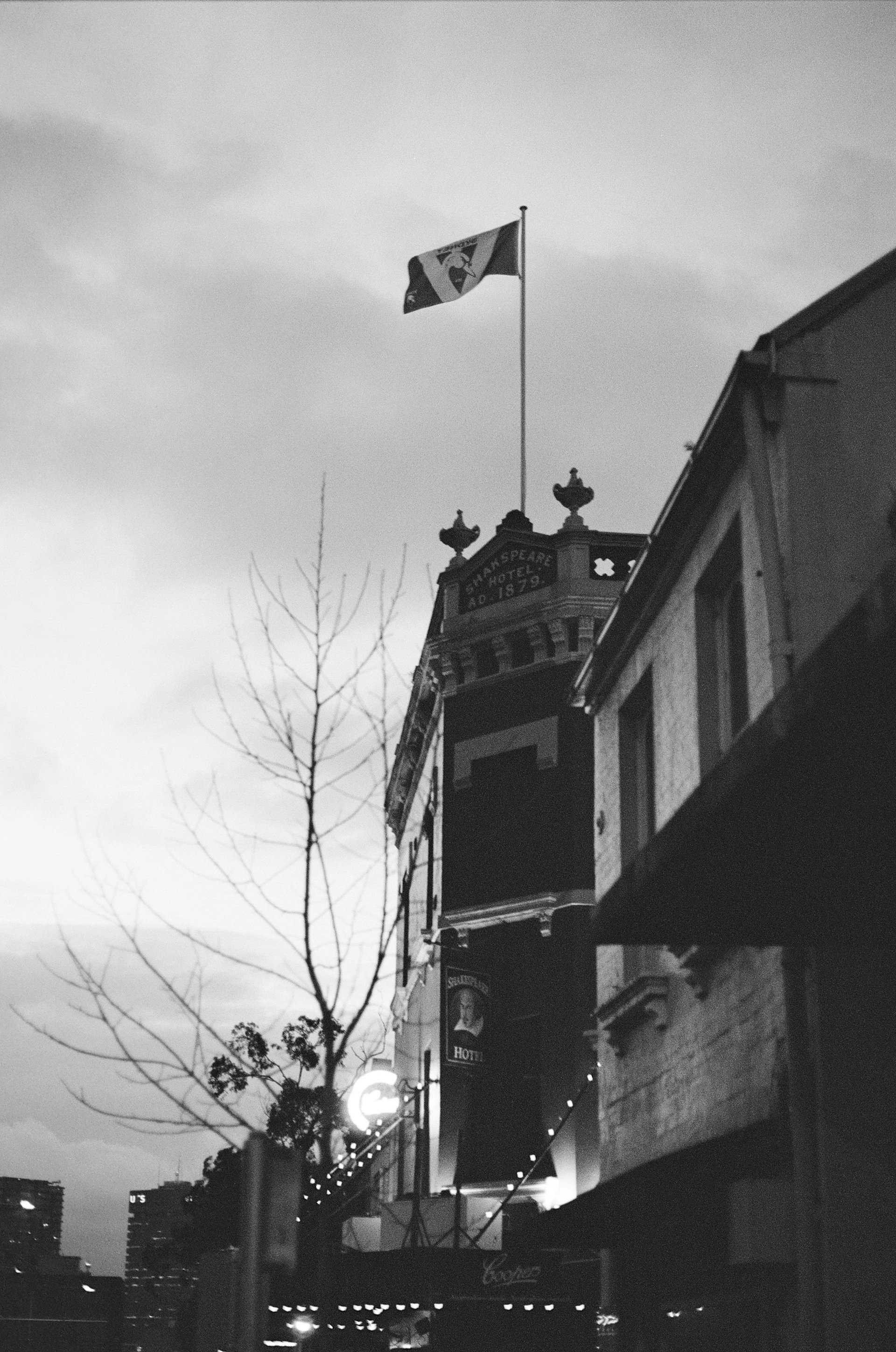 black and white bed linen