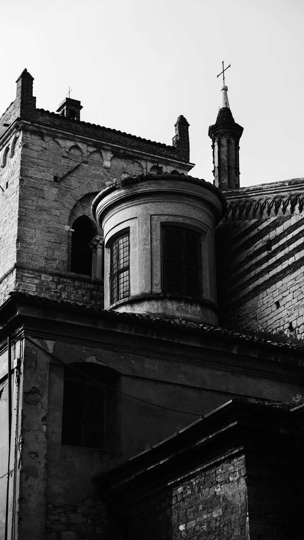 a black and white photo of an old building