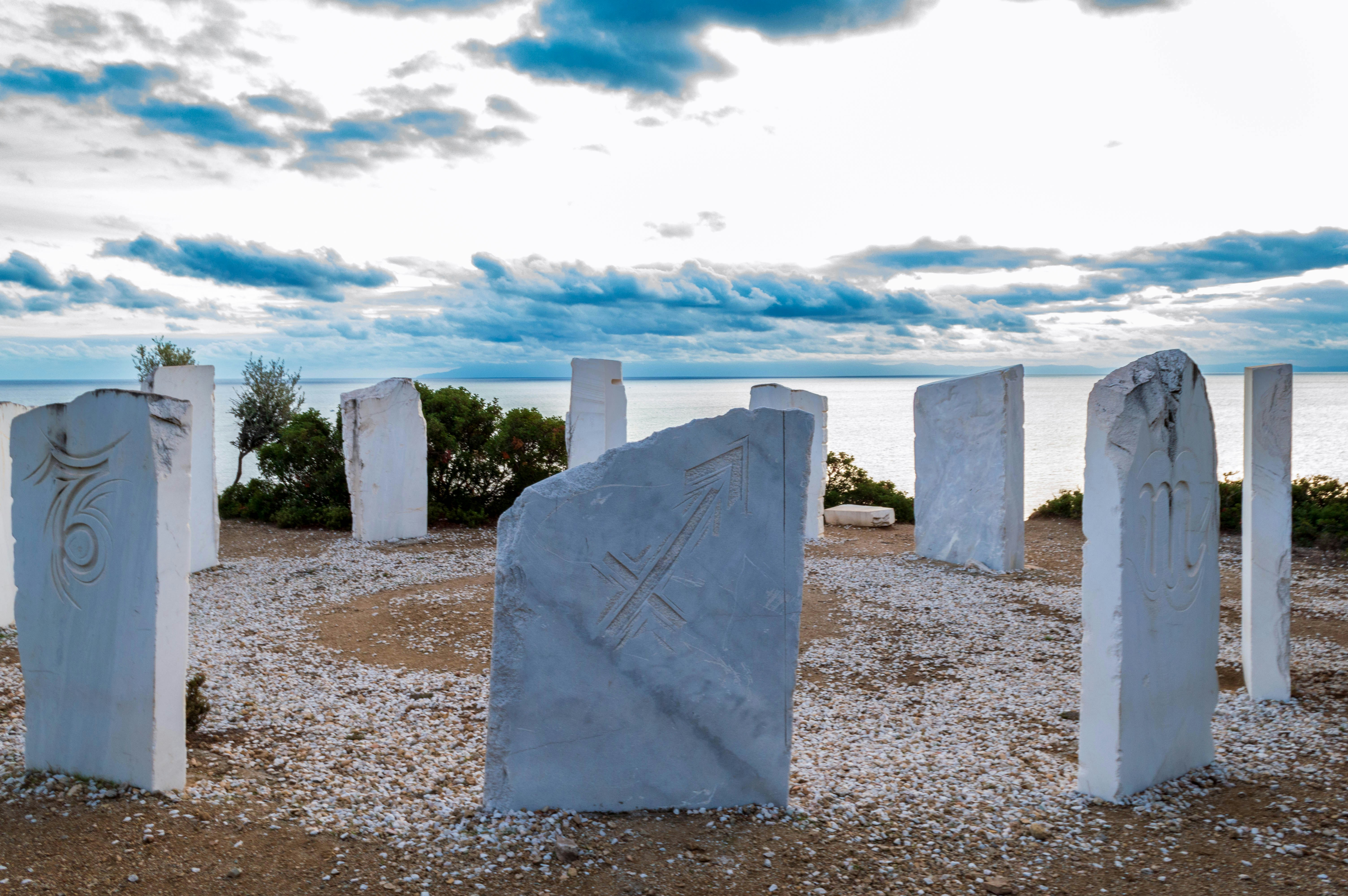 Marble Beach (Saliara), Thasos - stâncile albe de marmură