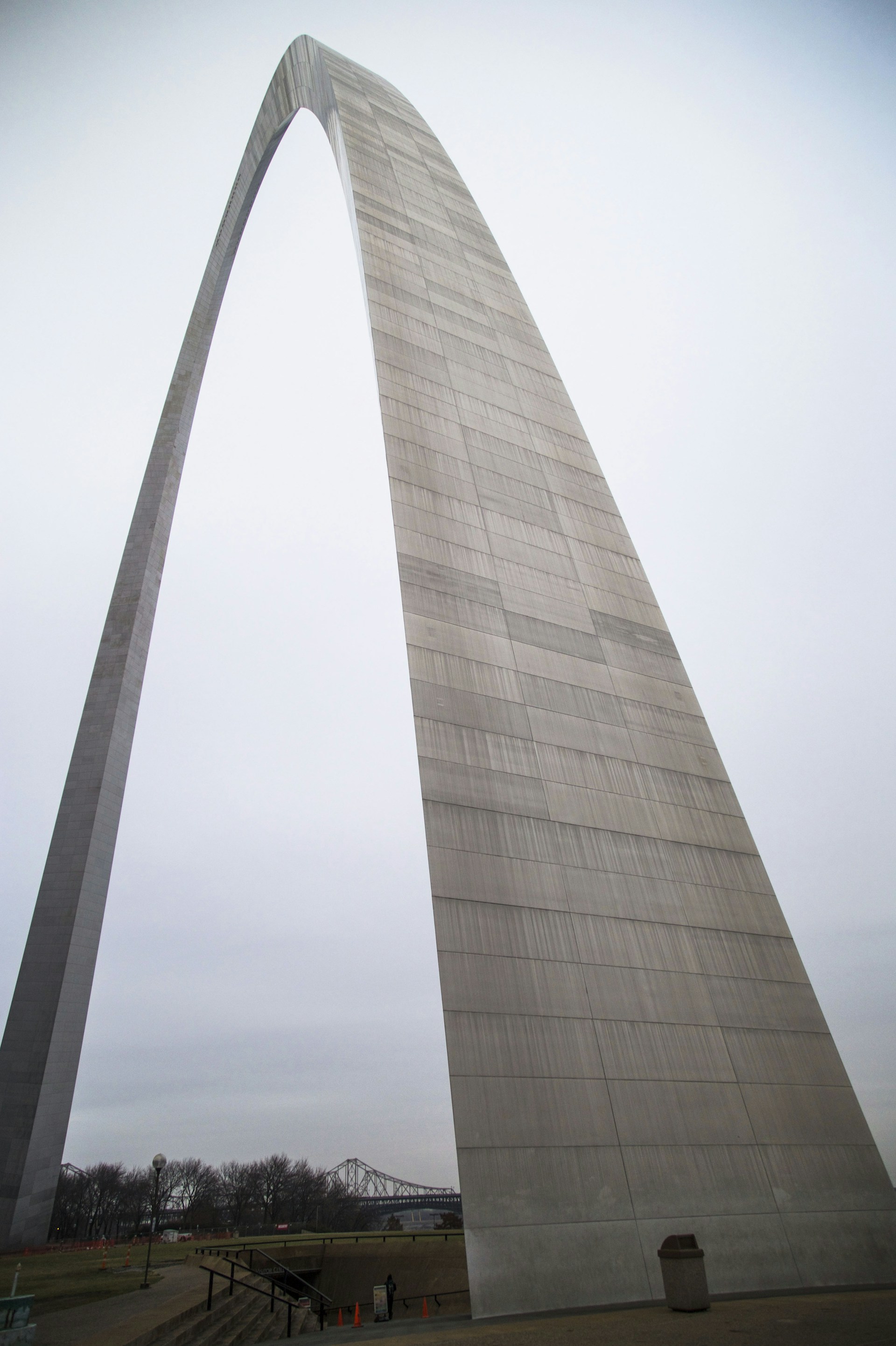 a very tall monument with a very tall arch