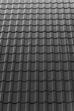a black and white photo of a roof