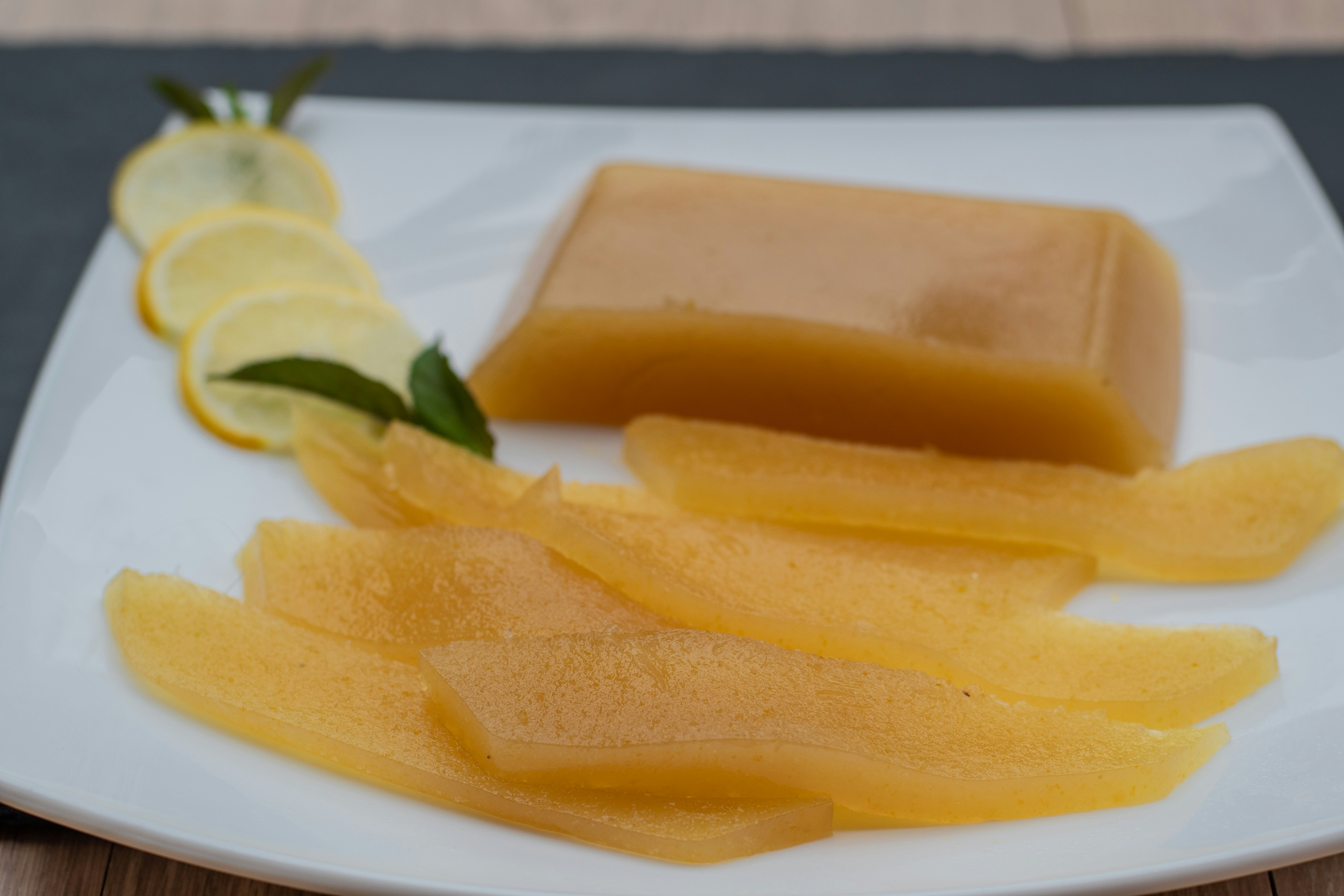 Smoothie de Mango, Cúrcuma, Jengibre y Proteína con Leche de Coco