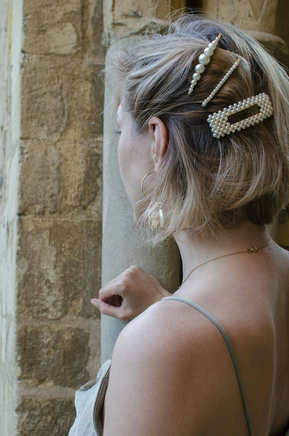 a woman with a hair comb in her hair