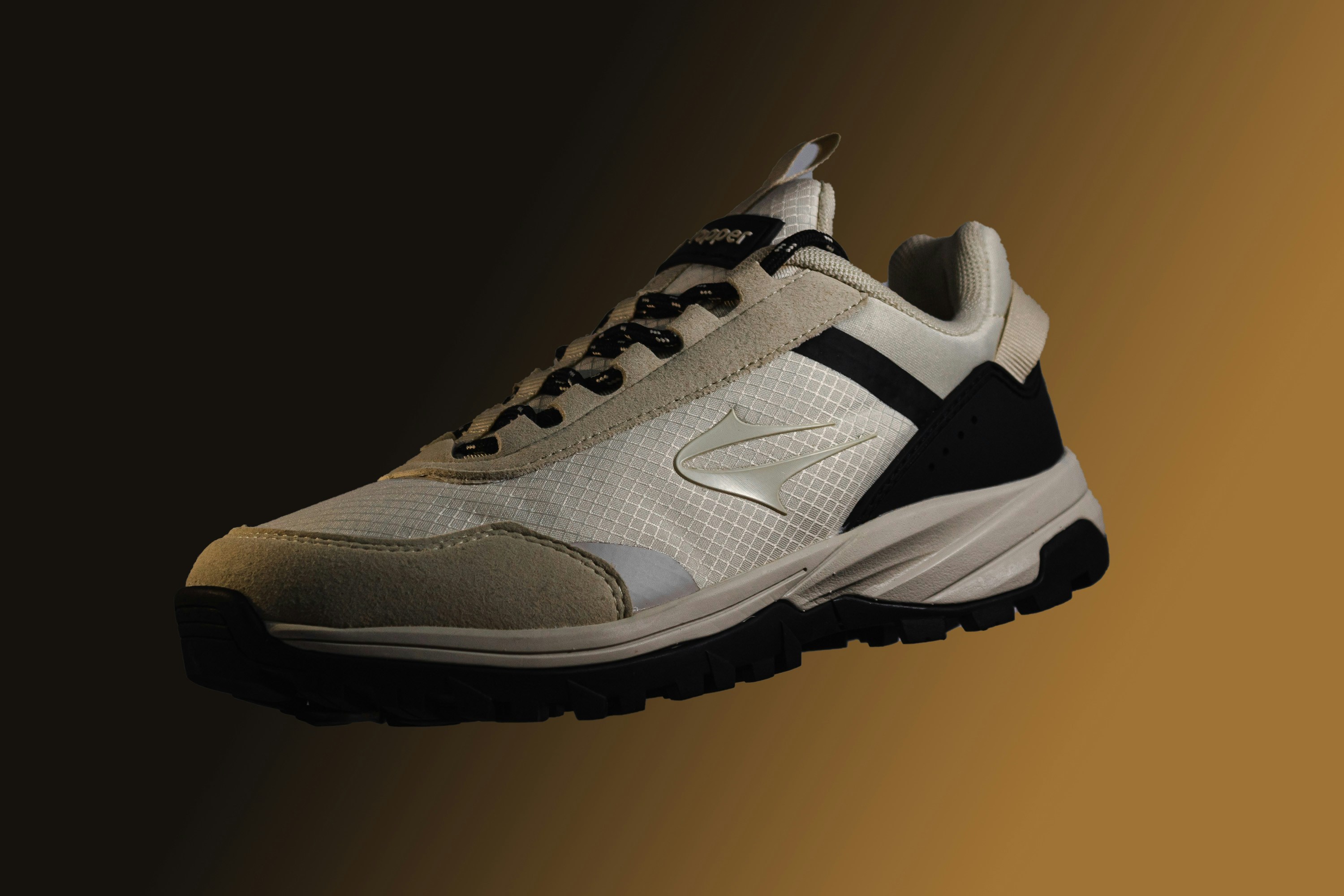 Schuhe mit sportlichem Obermaterial