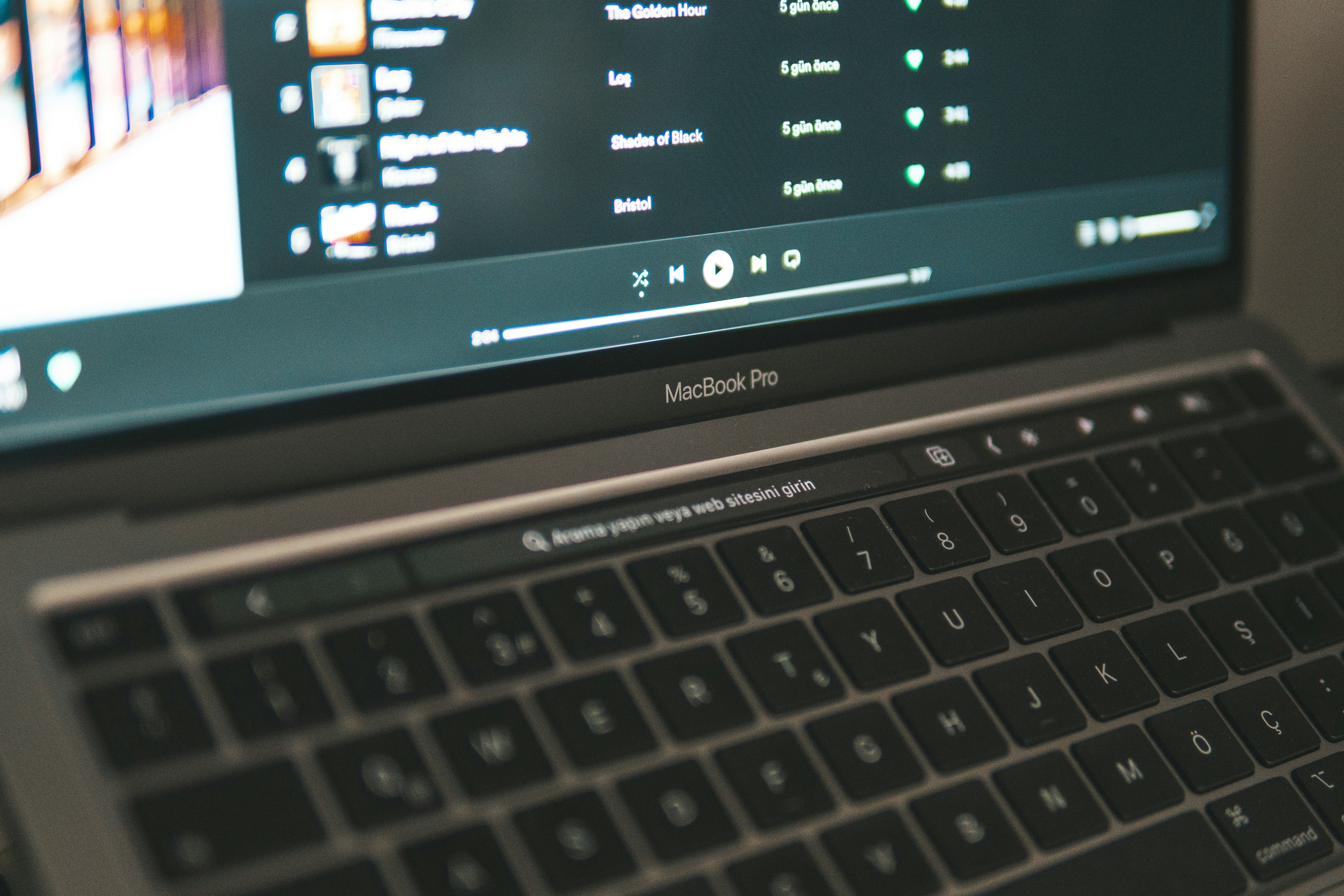 Um Close up De Um Laptop Com Um Teclado Ovs8D JXRQ4