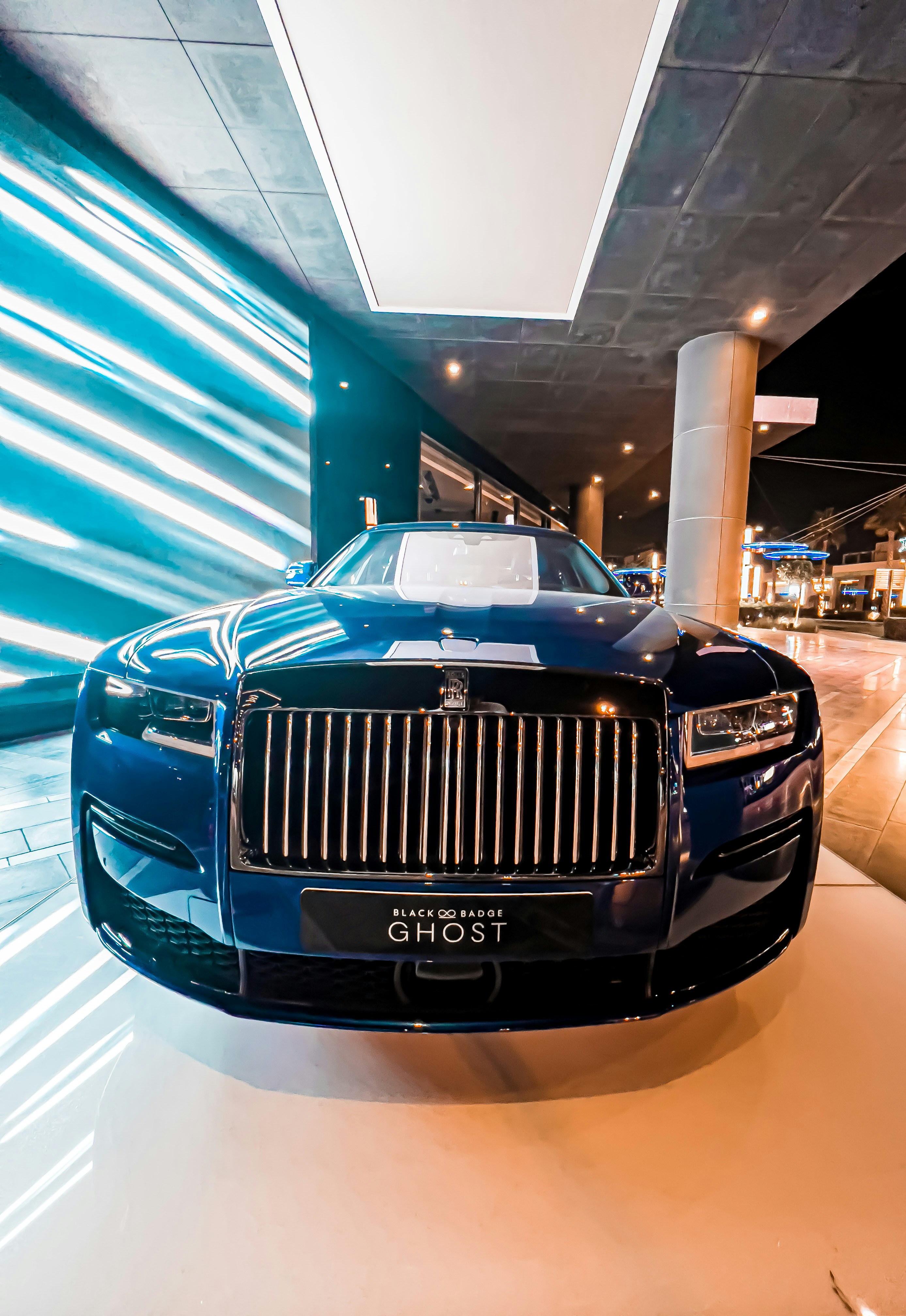 Rolls-Royce Dawn 2025 in Grey, open-top luxury convertible side profile, elegant design