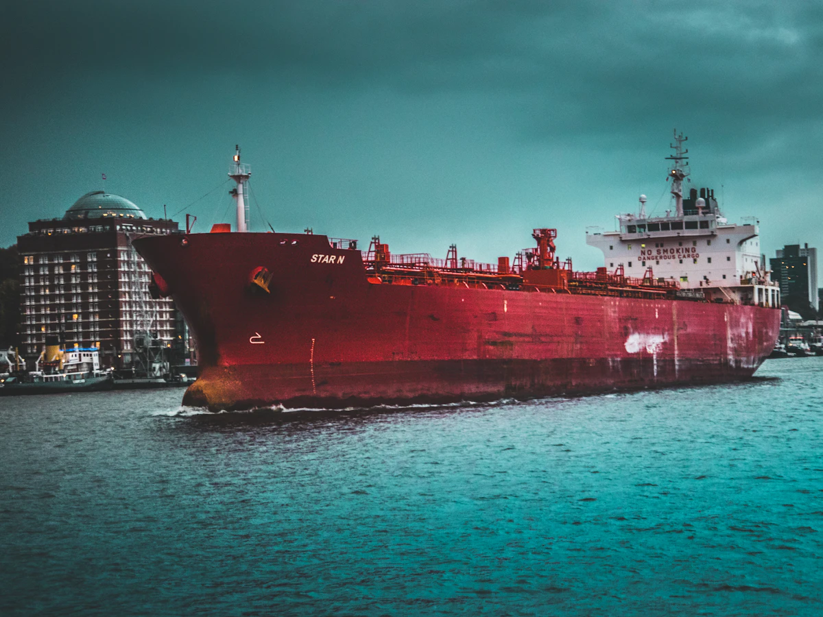 Istanbul and the Bosphorus: Strategic Fuel Routes Between Europe and Asia