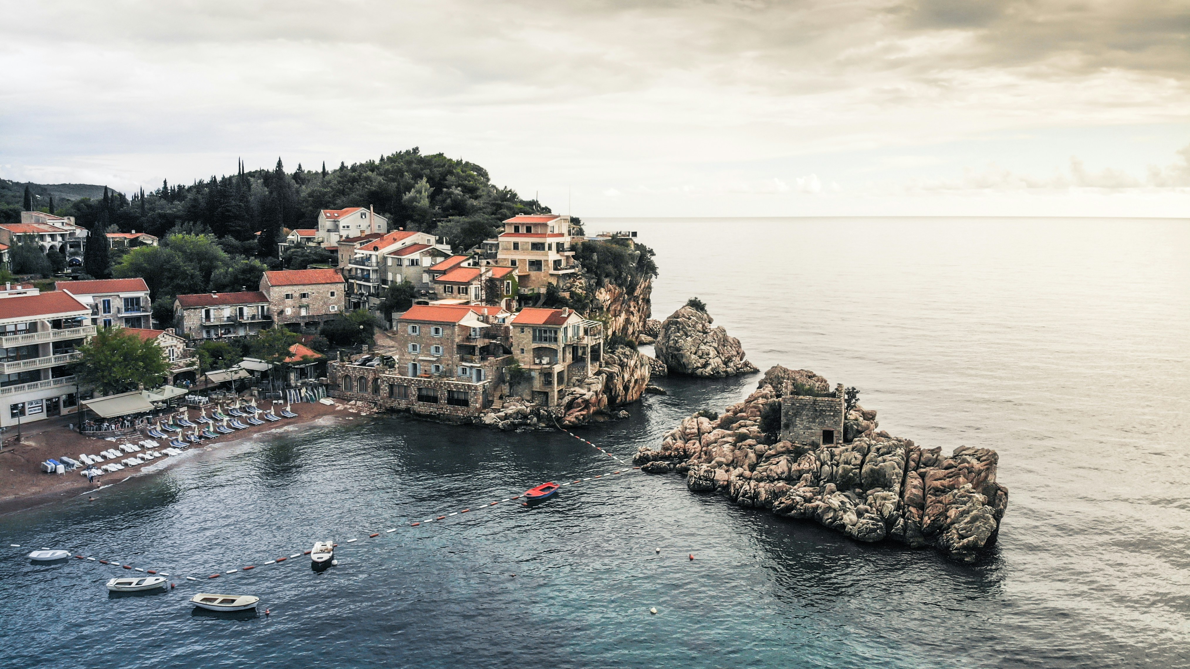 Photo by ulixcreative