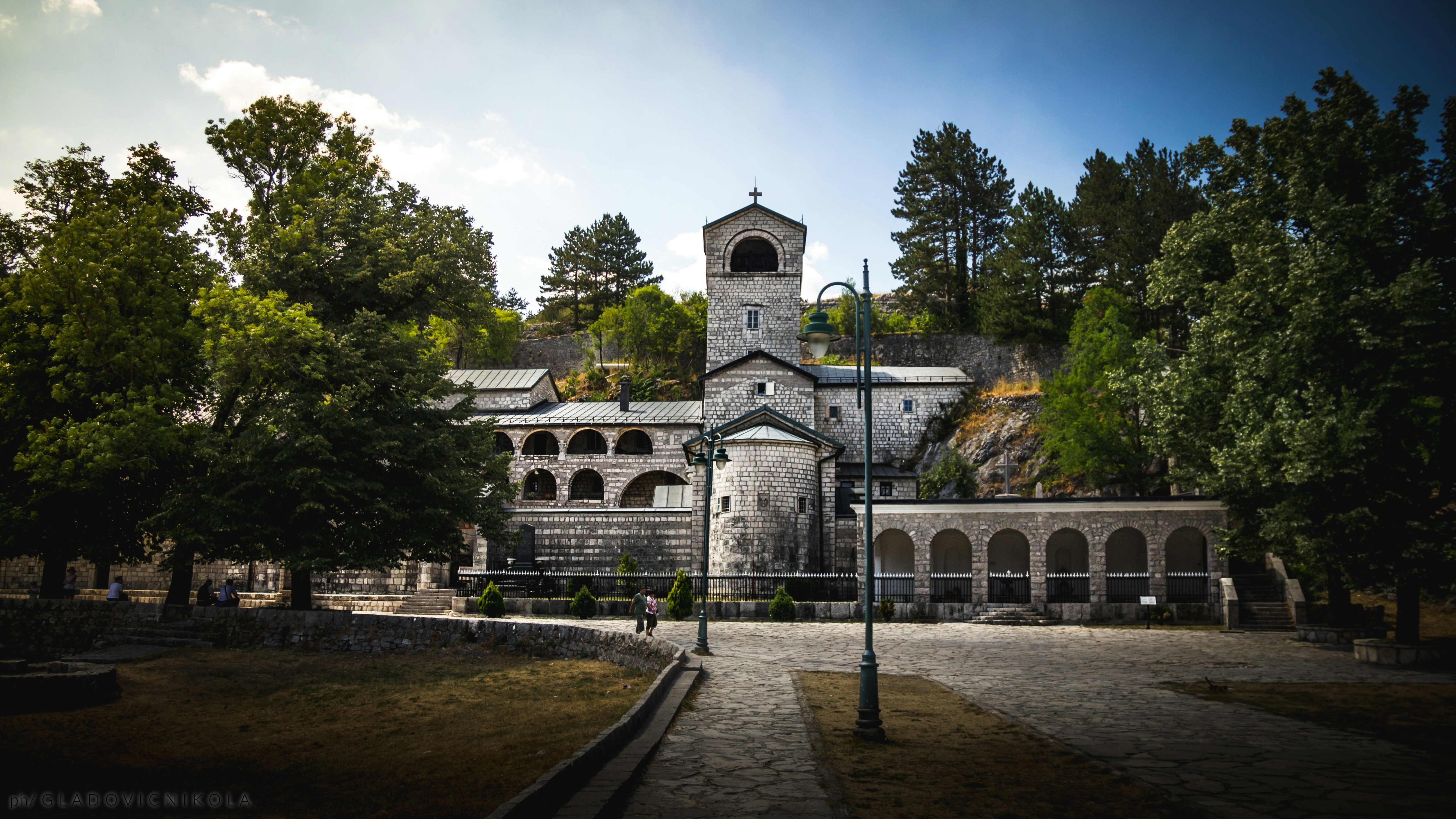 Photo by ulixcreative