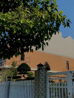 Photo 1673888053375 B465db4061a9?q=85&w=340&h=340&fit=crop