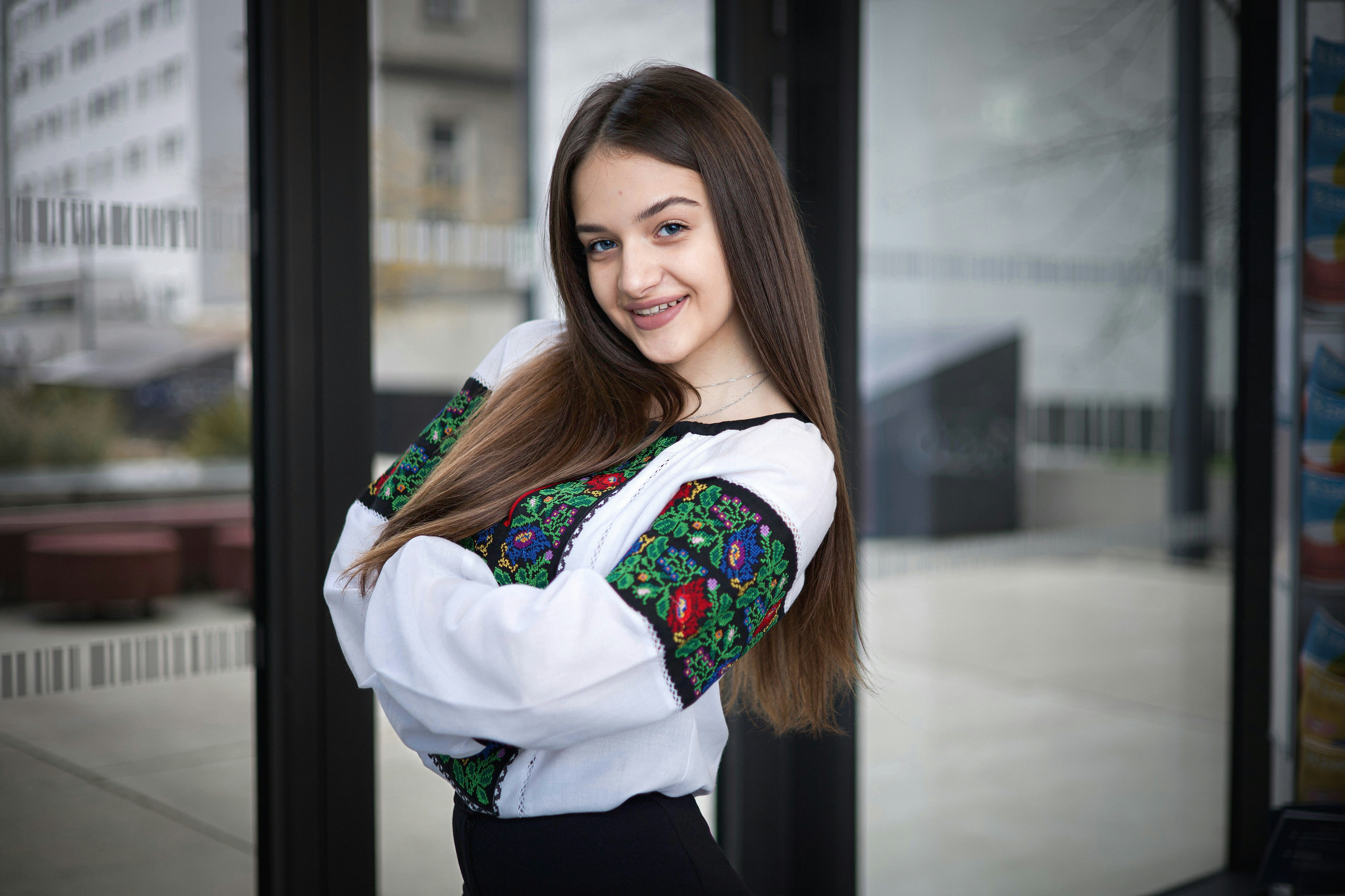 One Bold Blouse, Zero Regrets: The Minimalist's Roadmap to Ditching the All-Black Rut