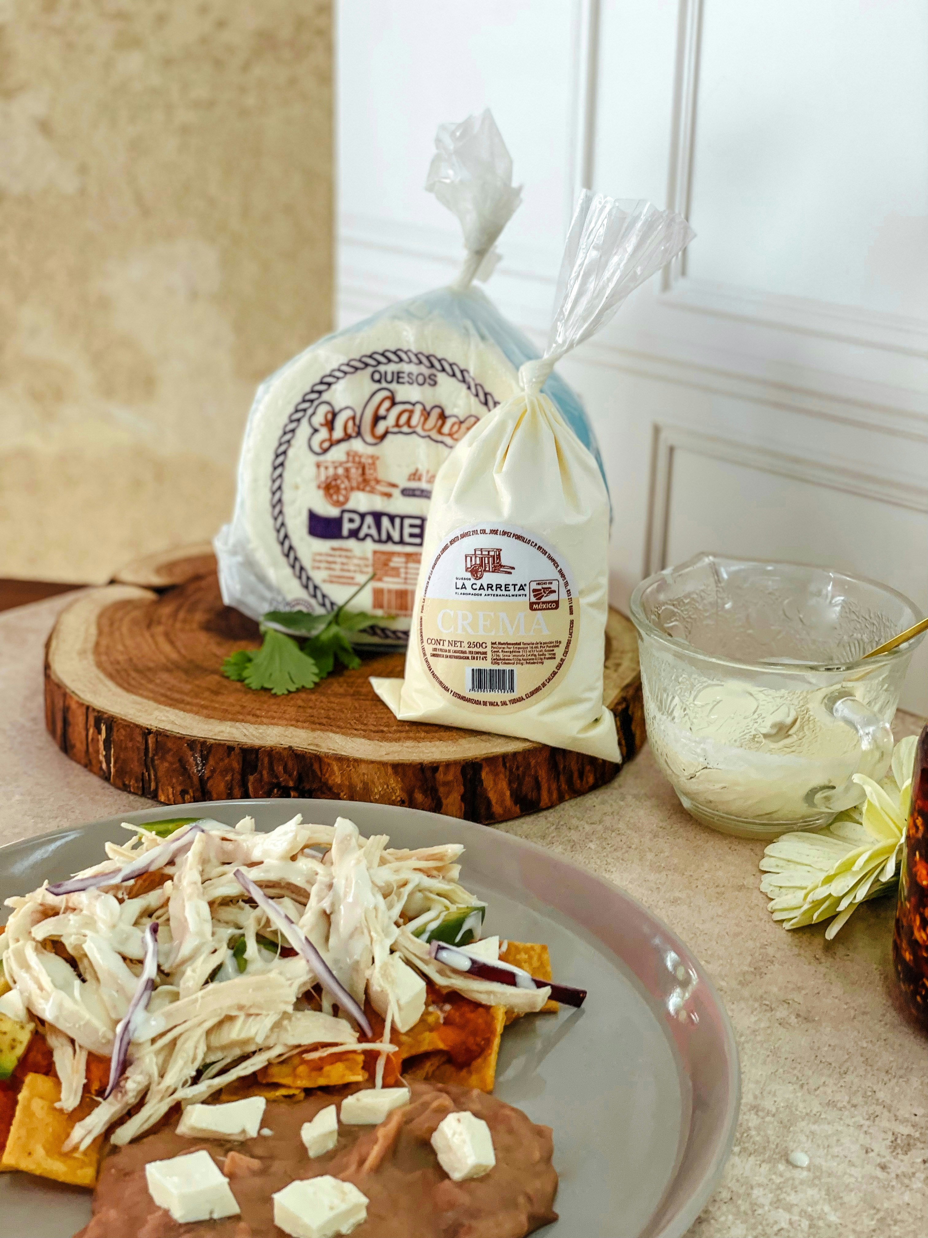 Enfrijoladas de Pollo con Tortillas Integrales y Queso Fresco