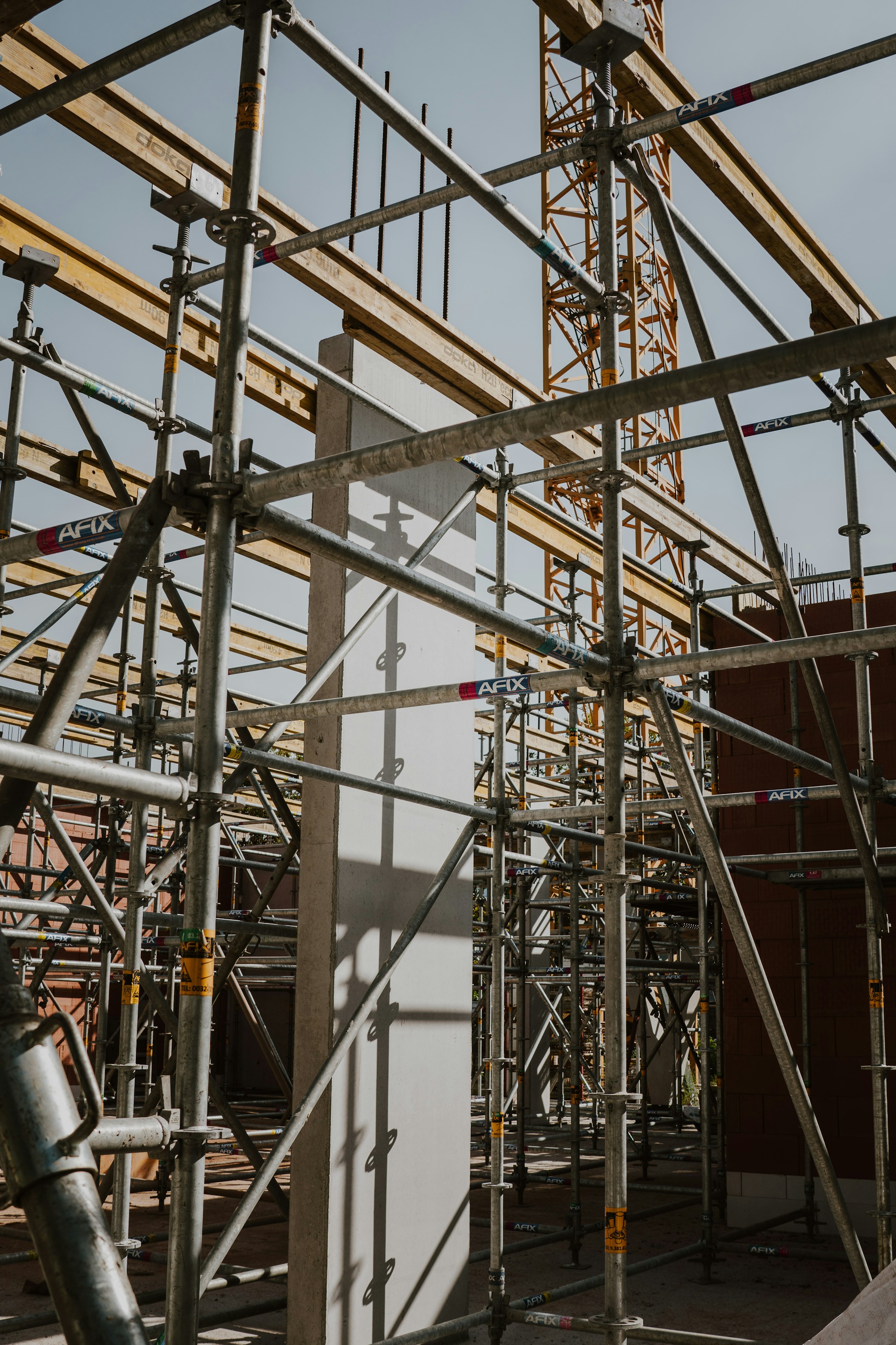 Gerüst und Baustelle