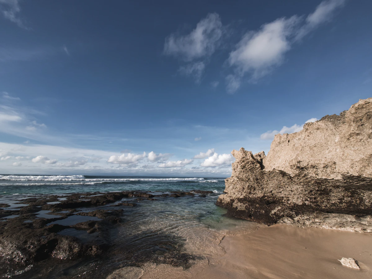 Uluwatu Clifftop Sunset & Hidden Cove Discovery