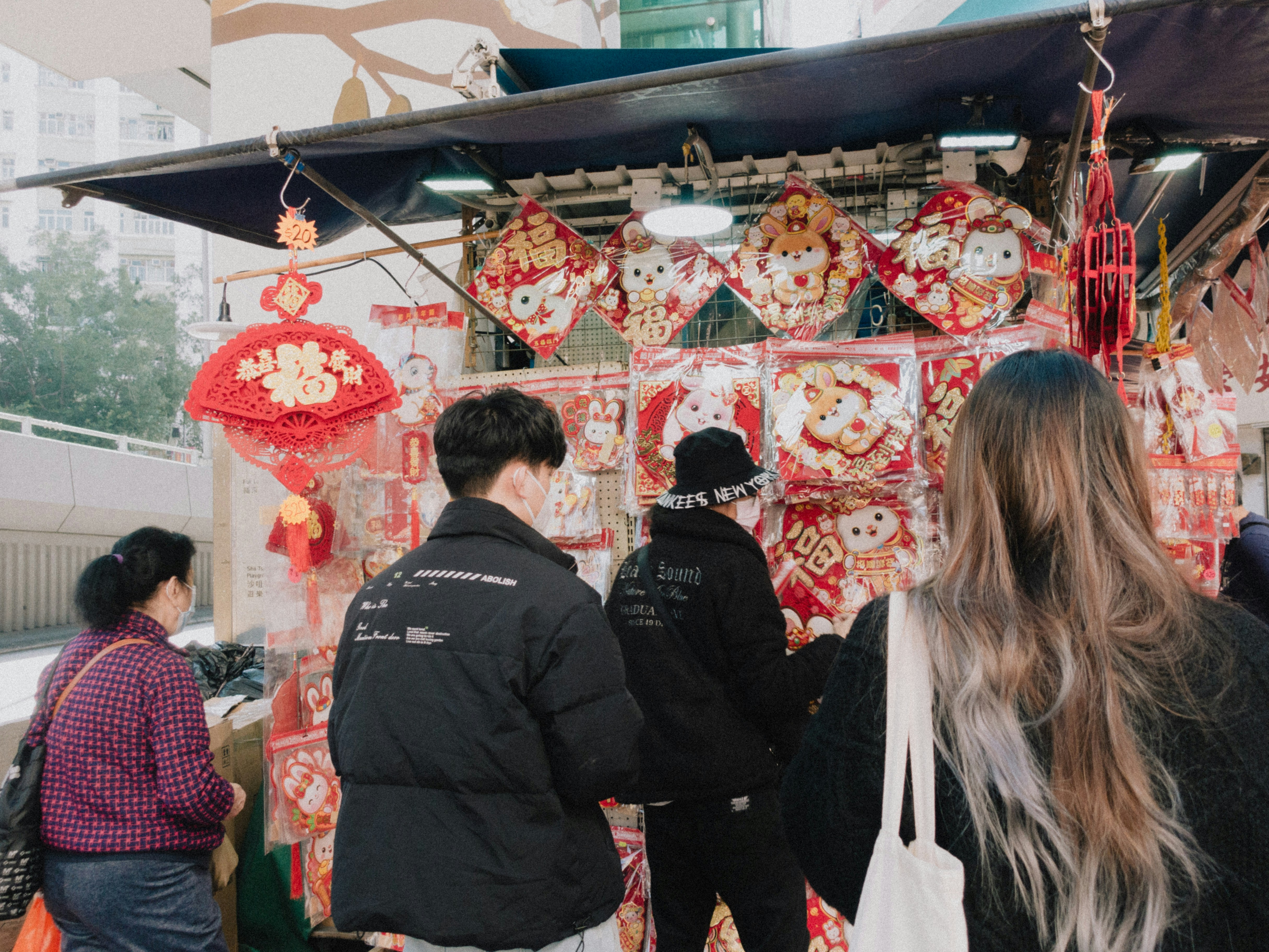 신태일 트렌드와 그 영향: 패션, 라이프스타일, 그리고 사회적 변화