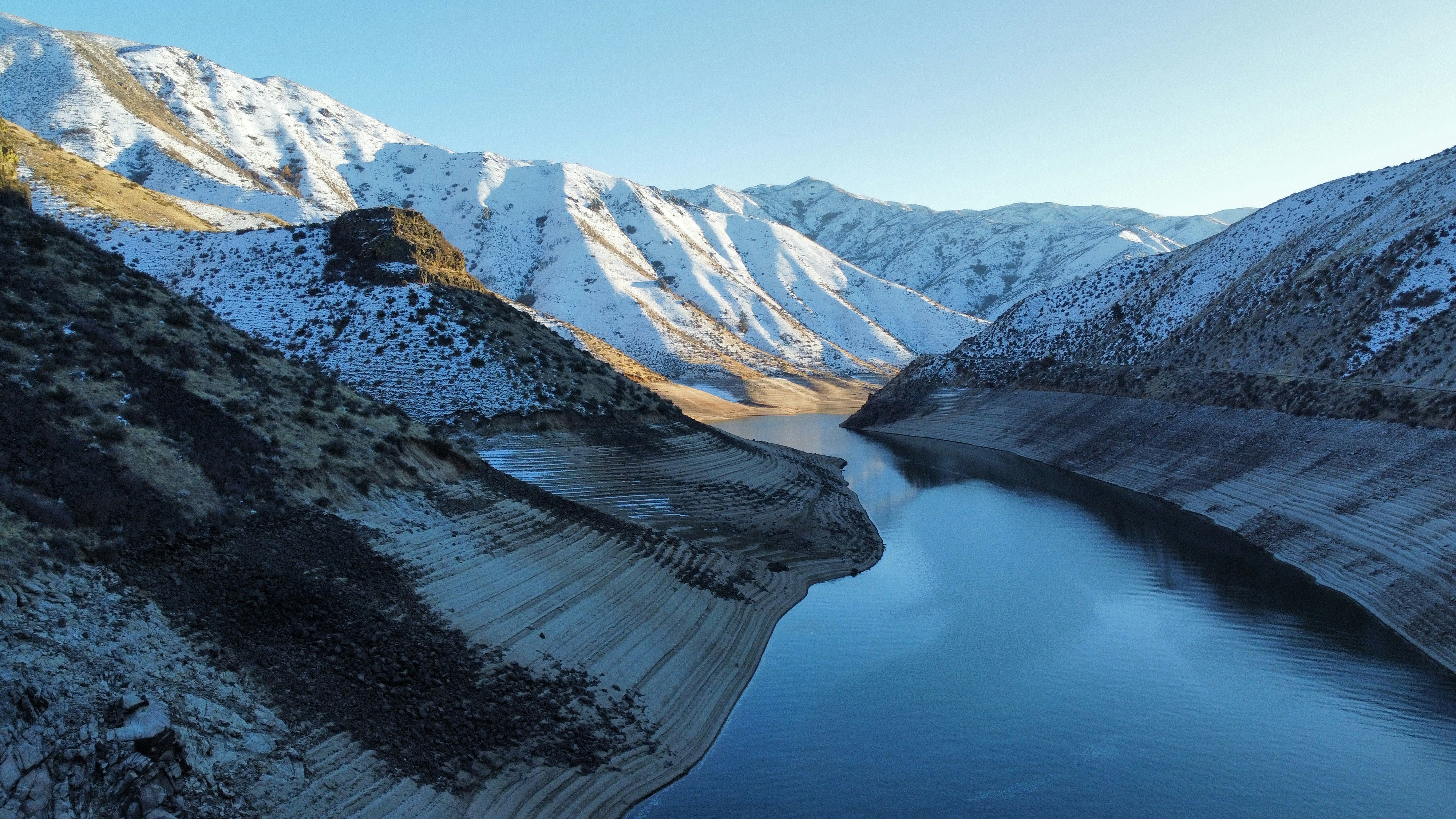 Photo by jrdnbrtschi