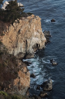 The rugged coastline of the Isle of Harris, home to the tweed tradition.