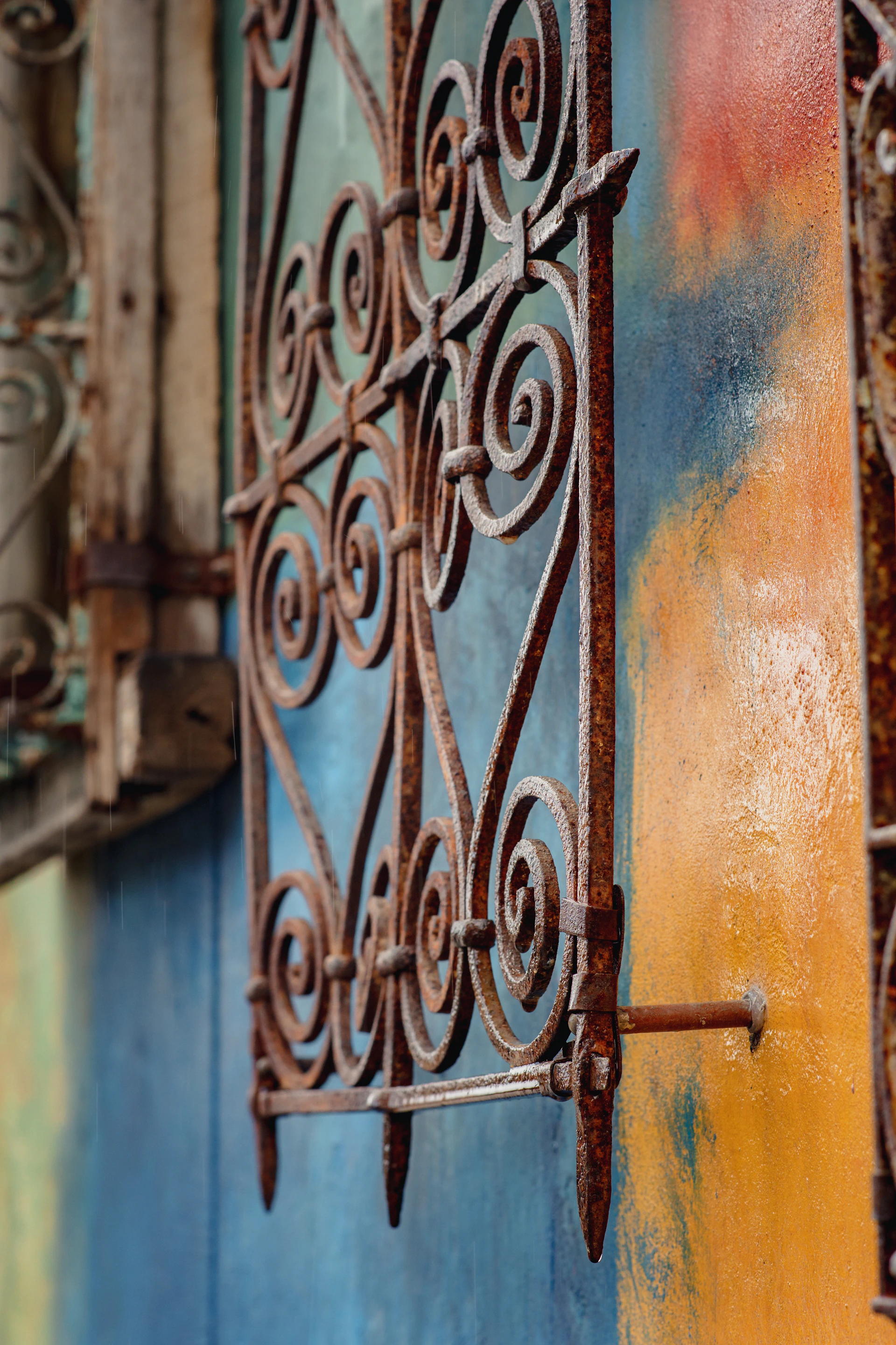 black and white bed linen