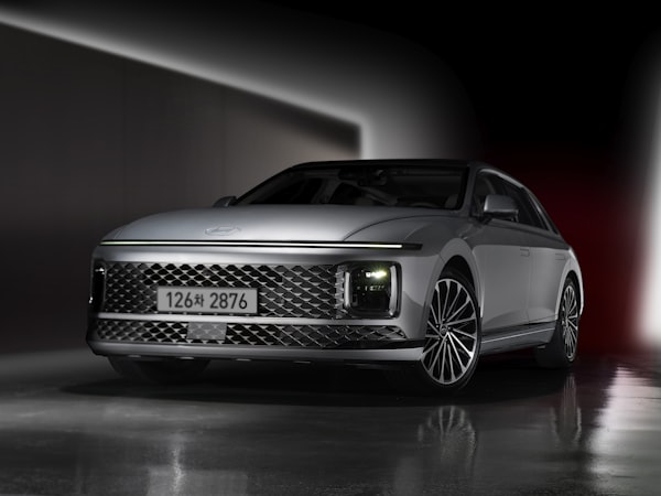 Rugged off-road vehicle, concept art, matte painting