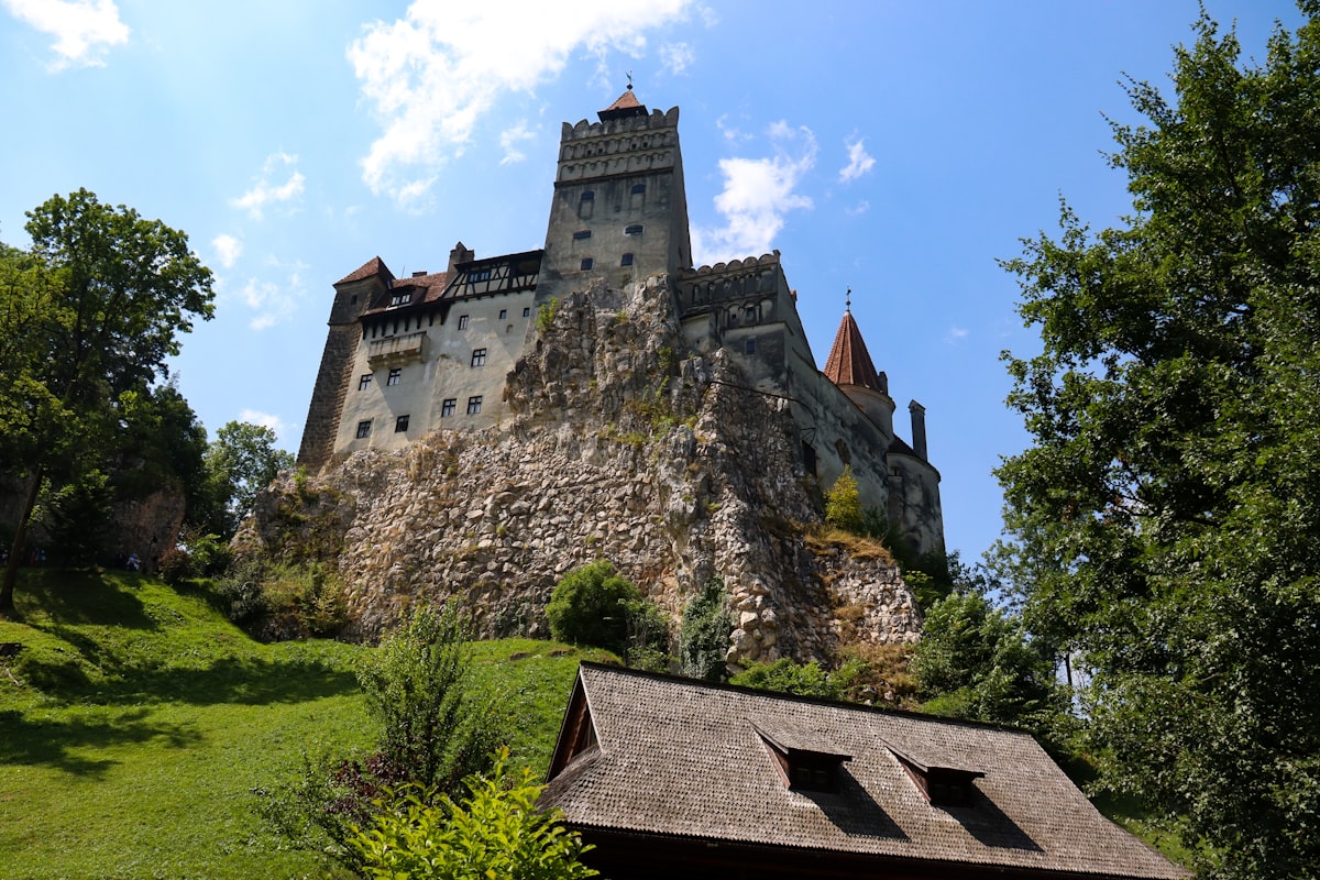 Transylvania Guide: Castles, Villages and Mountain Roads