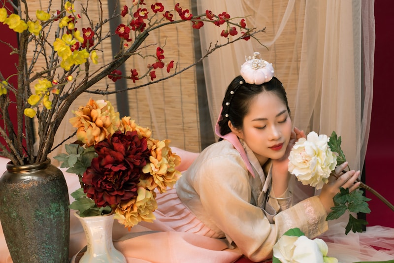 BBW japonaise avec fleurs sur table Kyoto