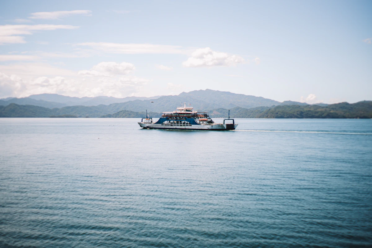 La Fortuna → Monteverde (Afternoon) — Jeep-Boat-Jeep thumbnail 2
