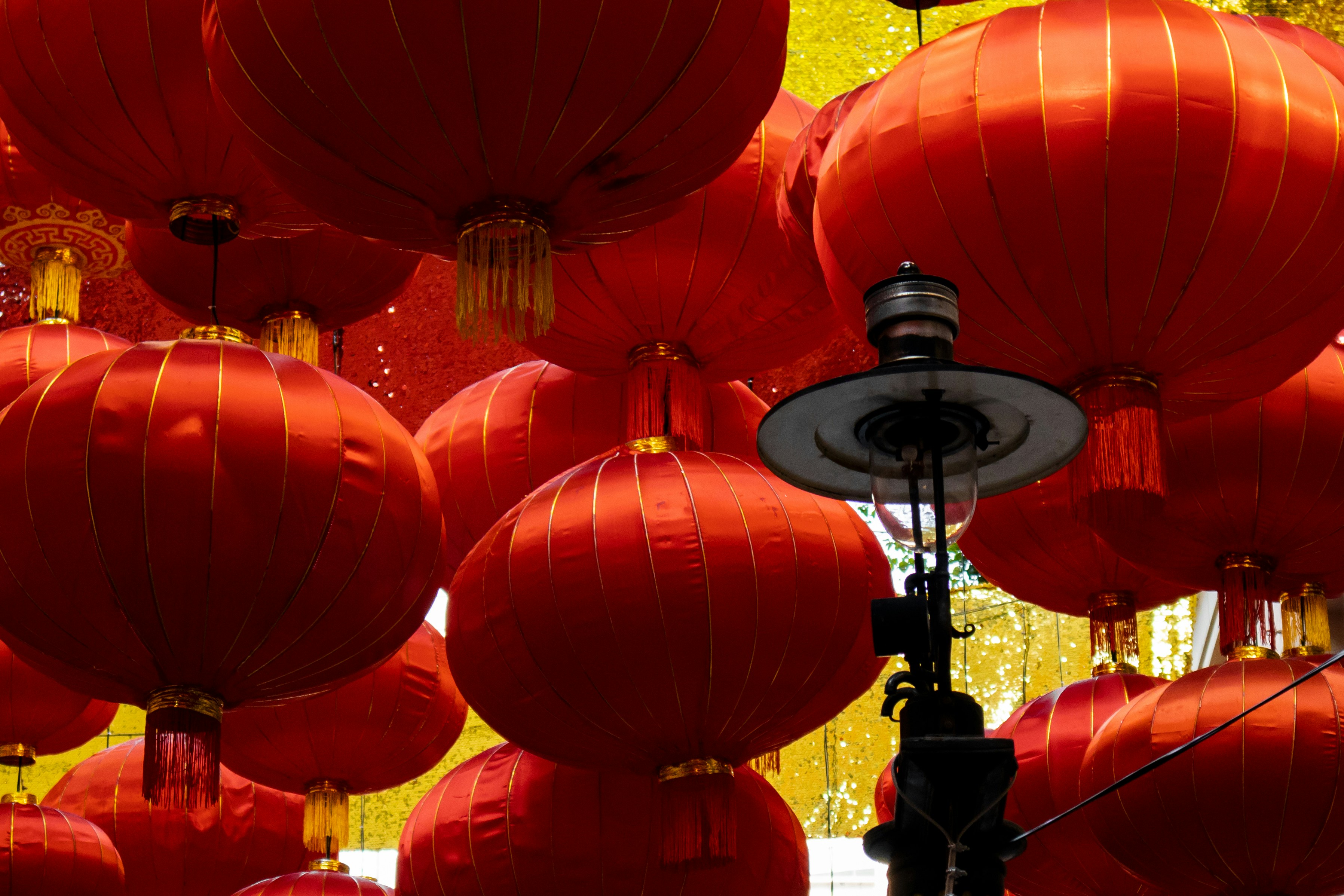 China's Consumer Prices Edge Out of Deflation in October