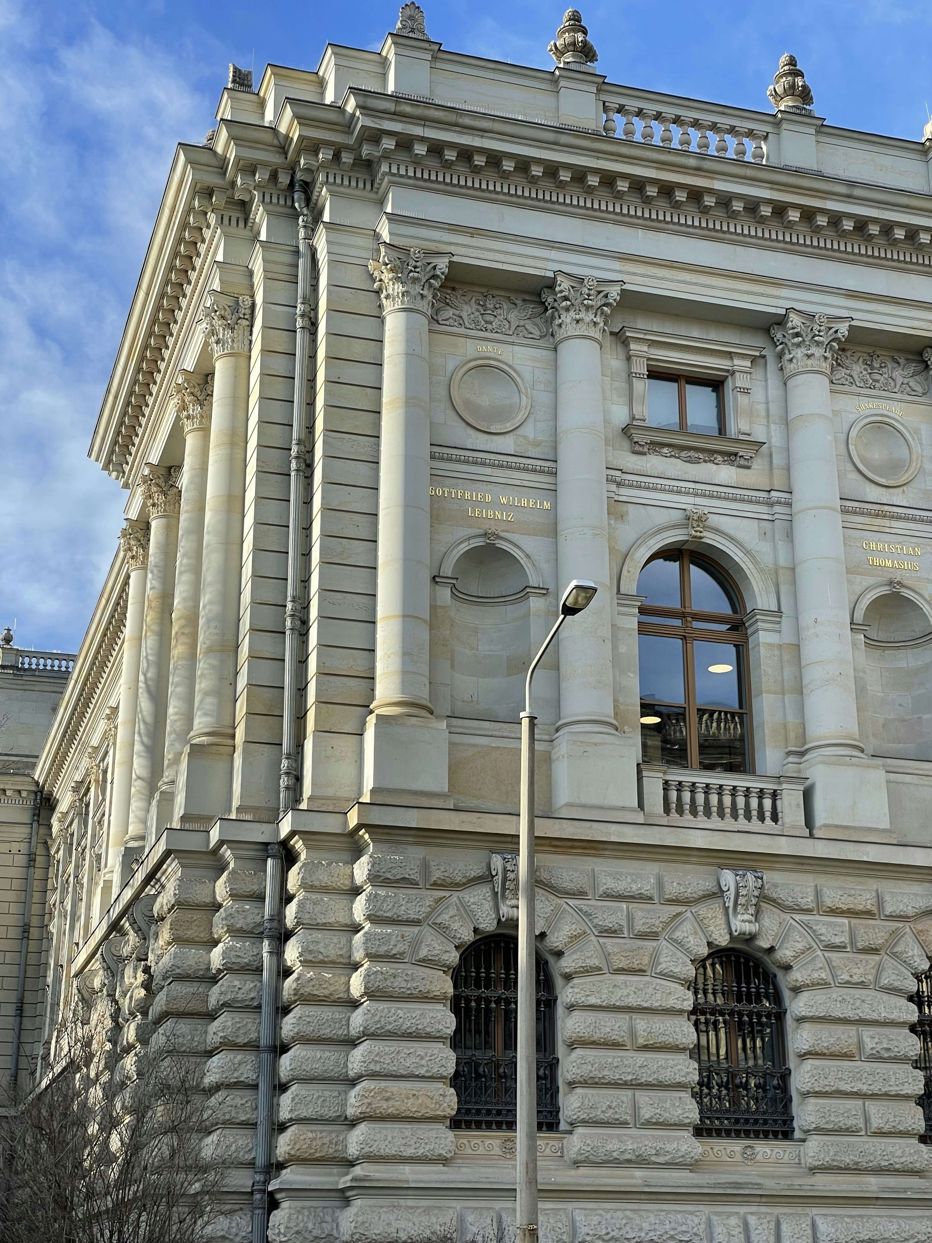 Photo by alonabiriuk