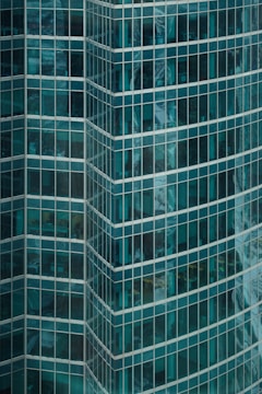 Panoramic view of a luxury office building featuring Rise Group’s glazing