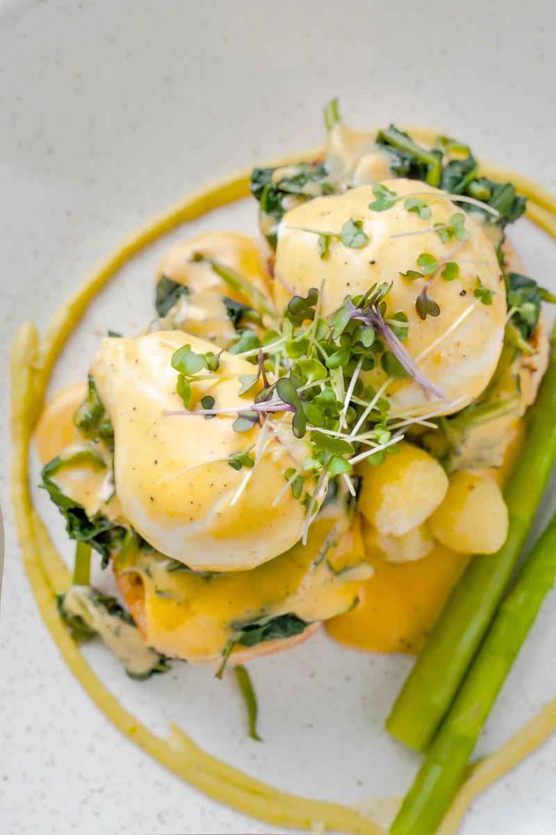 Huevos benedictinos