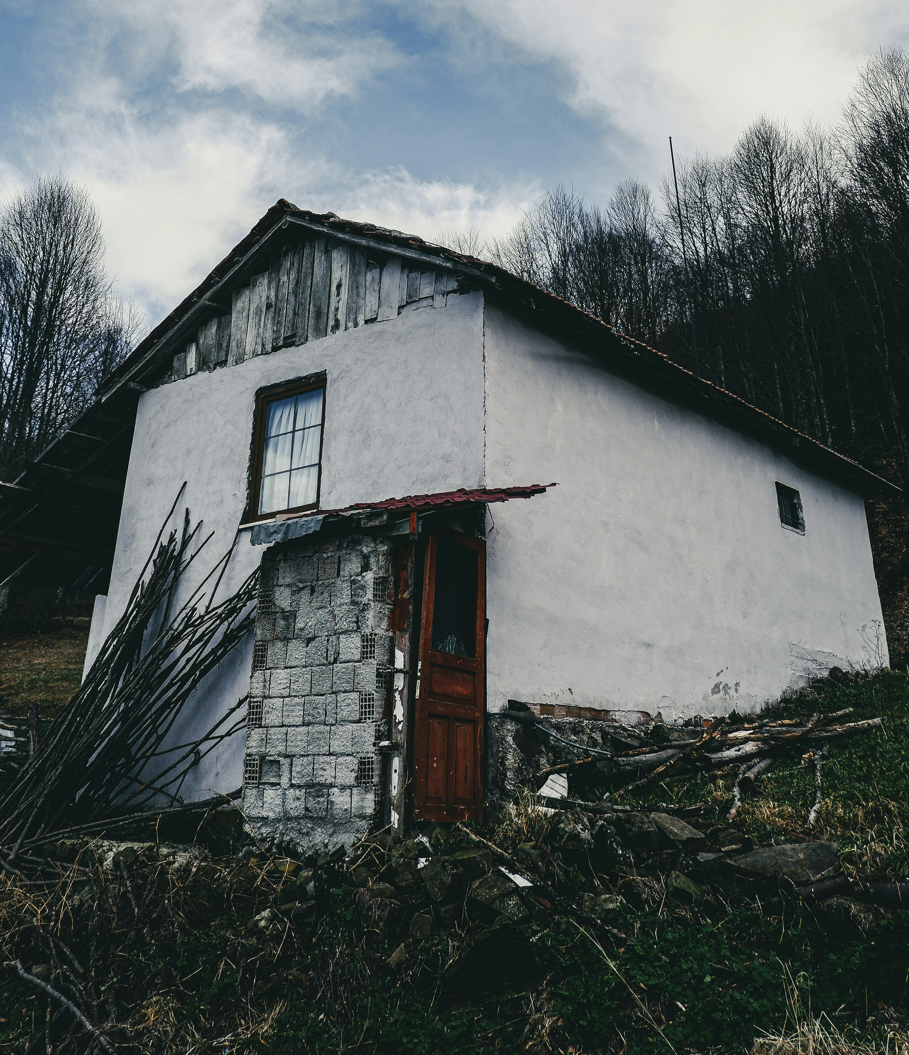 Photo by burakdonertas